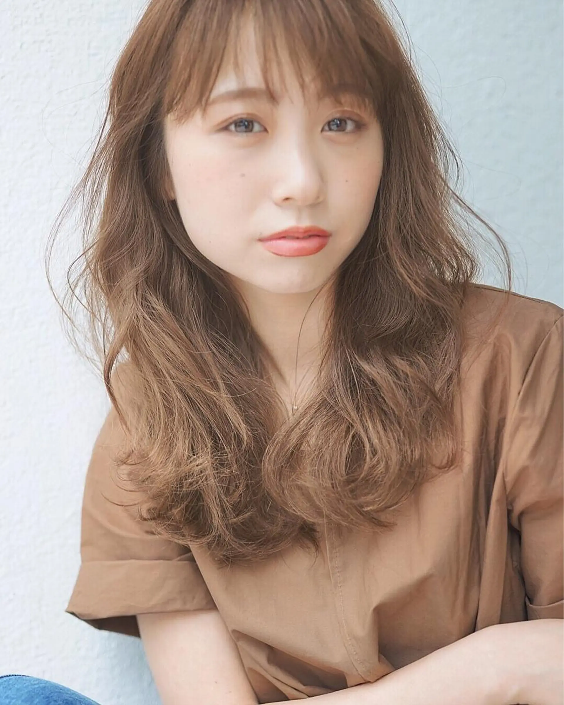 セミロング レイヤーカット ✨艶ブリーチカラー ✨四ノ宮裕己のヘアスタイル