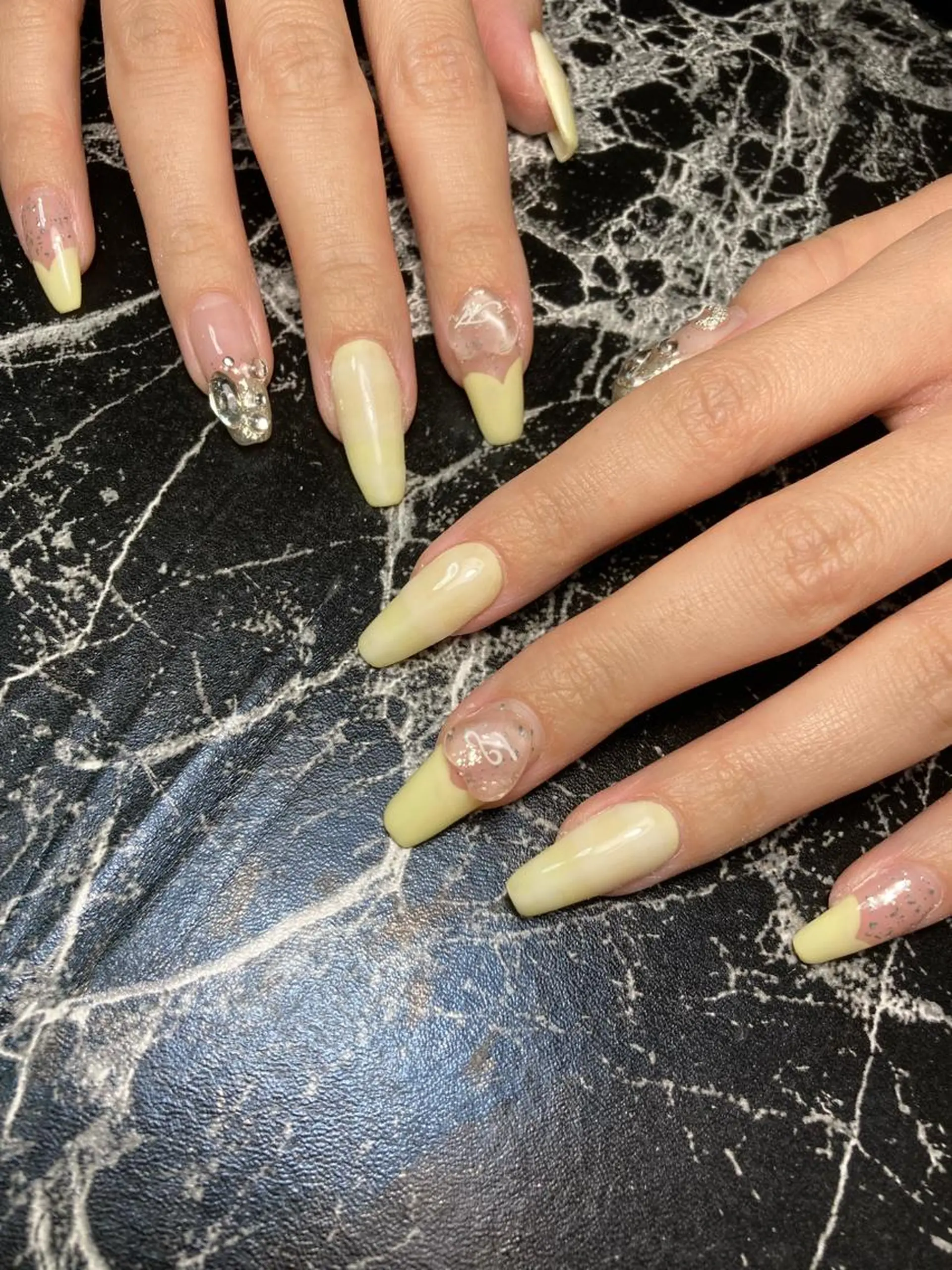 ロング ネイル ハート ハンドネイル フットネイル ✴︎ Delightのネイルデザイン