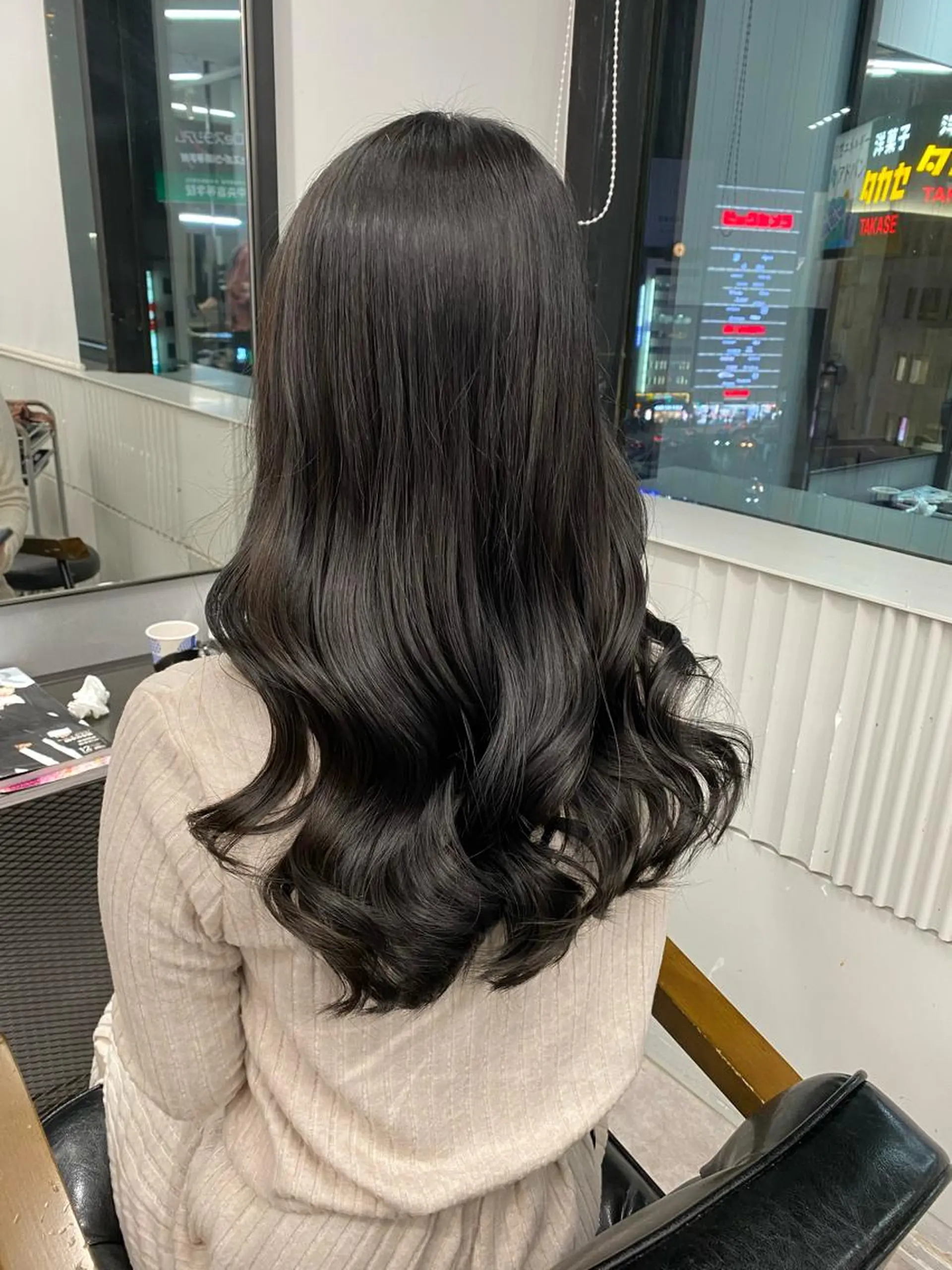 ロング カラー ブリーチ 透明感カラー ダークグレー ダークグレージュ グレージュ 最高峰ボブ/ 切りっぱなし/田野のヘアスタイル