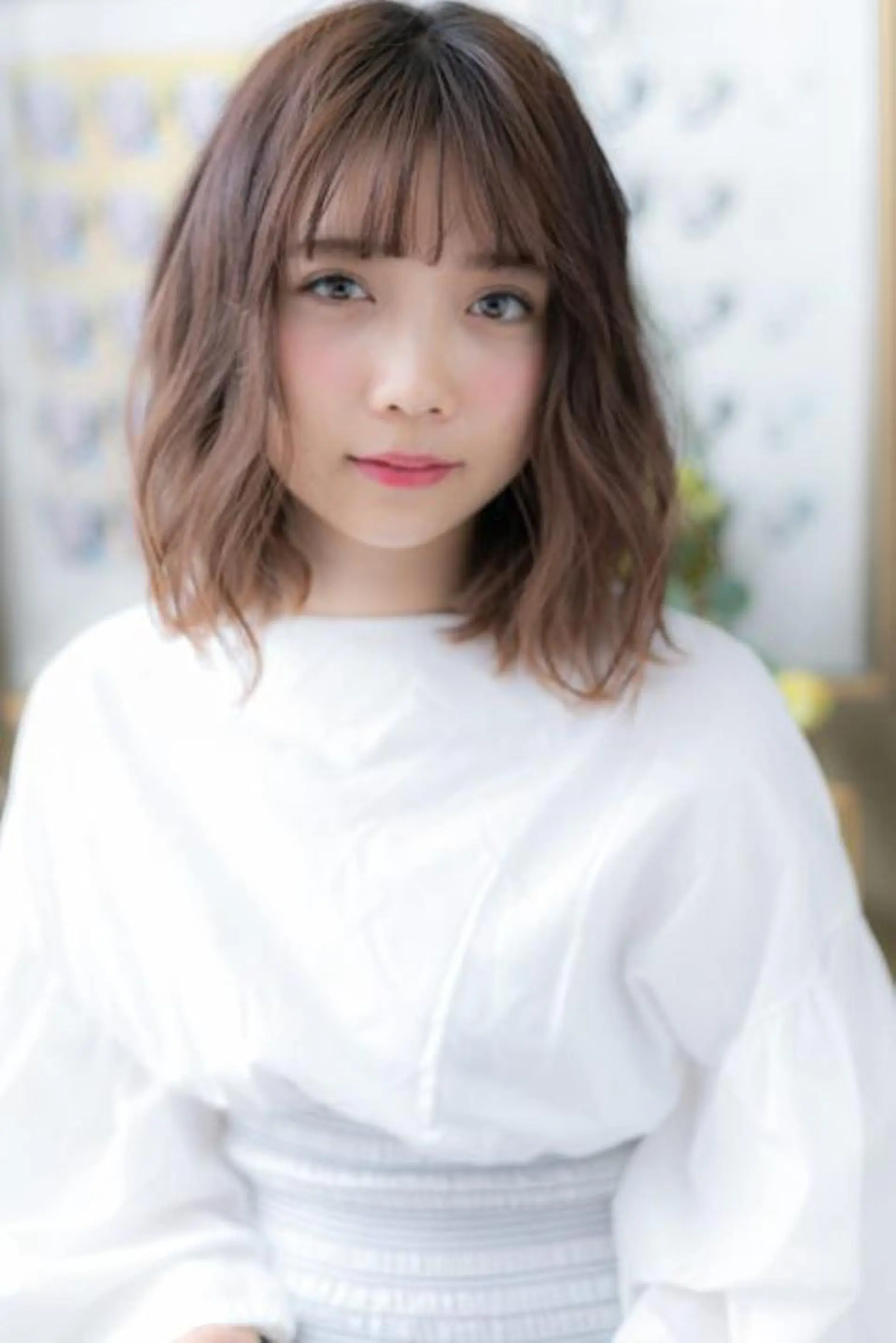 ミディアム カラー ボブ くせ毛 斜めバング 伸ばしかけ 小顔カット 出川 宙☘️のヘアスタイル