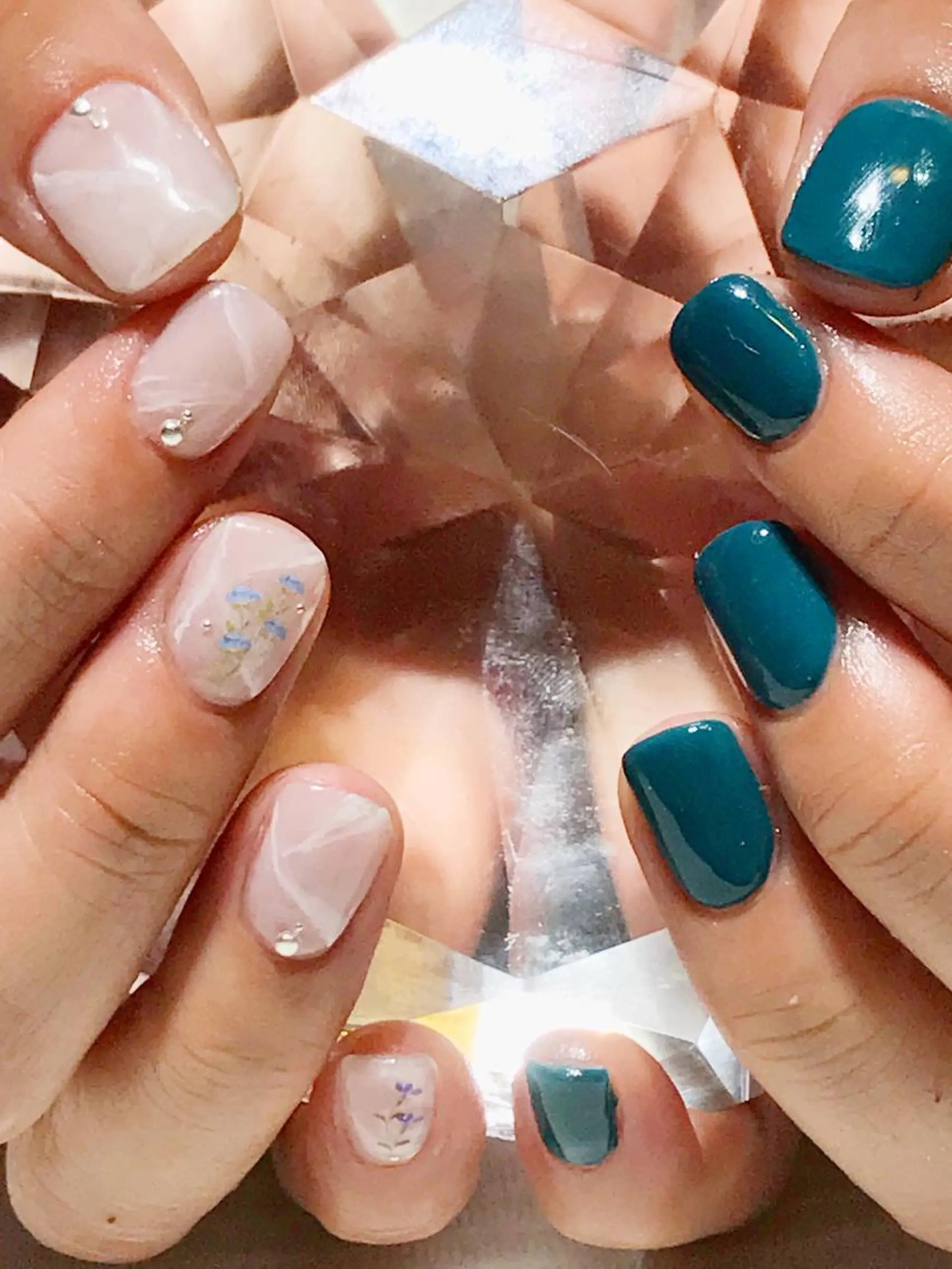 ネイル ジェルネイル 大理石ネイル(マーブル) ワンカラーネイル シンプルネイル YUN 💅のネイルデザイン