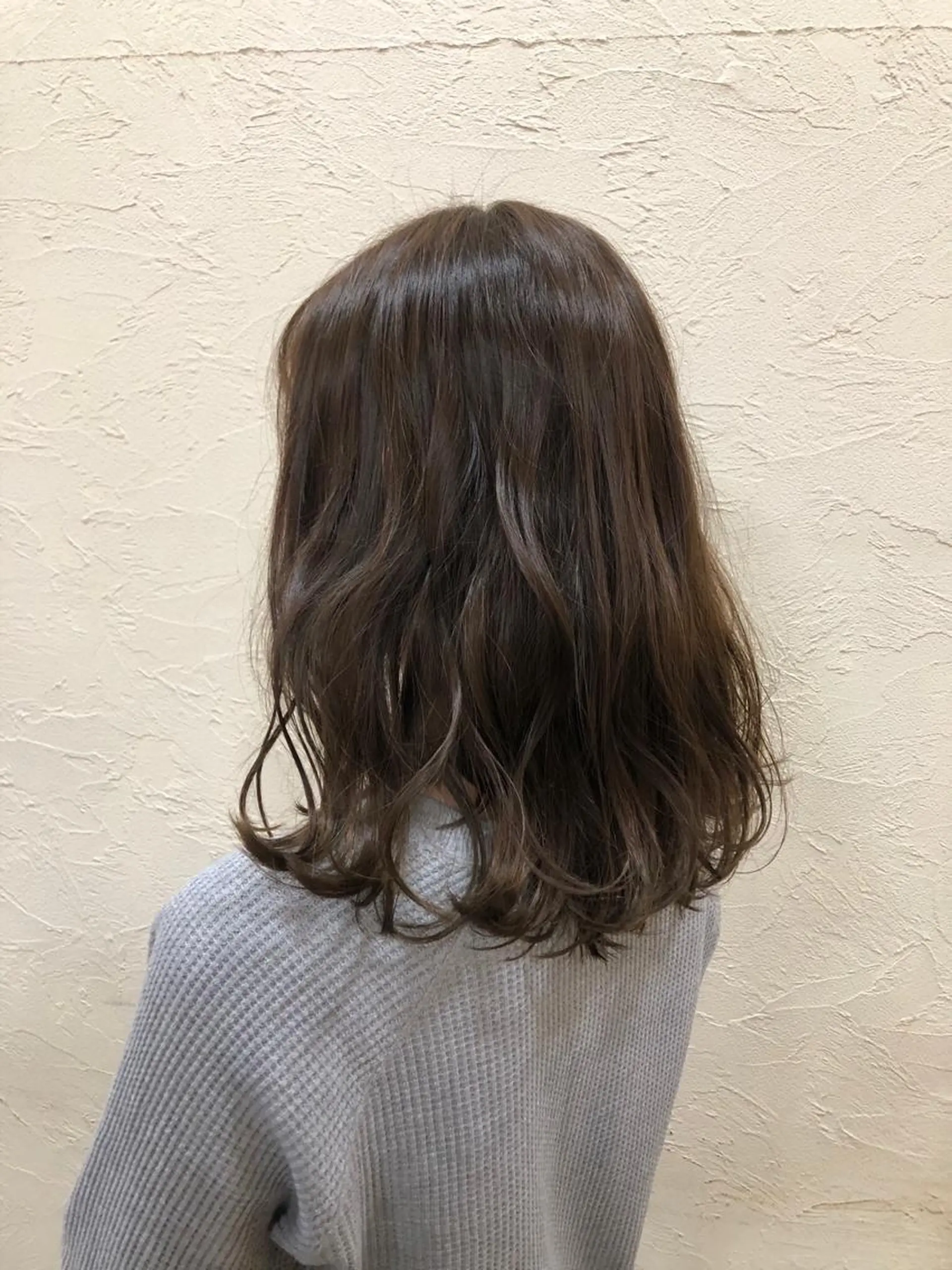 セミロング カラー ENIF ヤマグチアツコのヘアスタイル