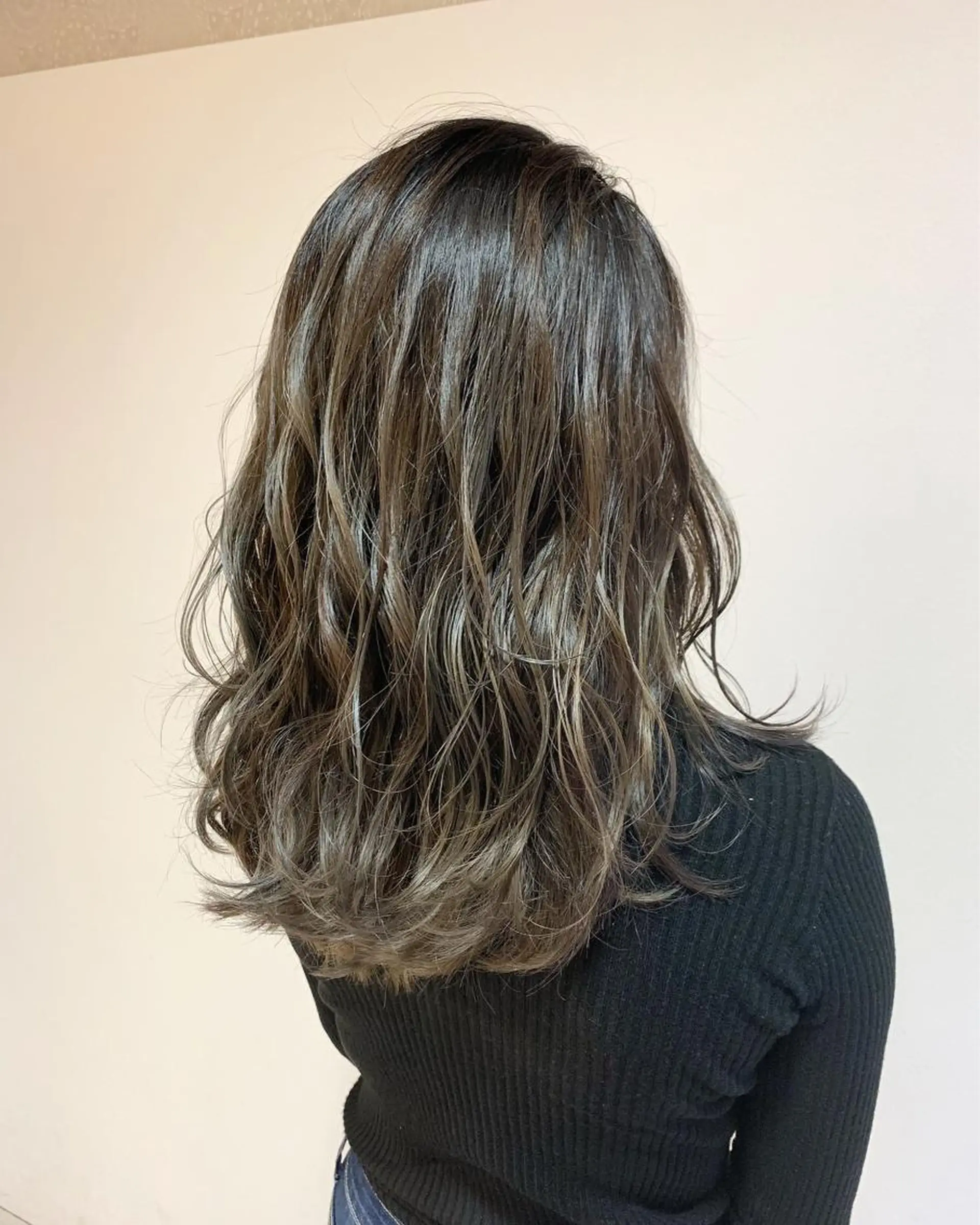 セミロング カラー セミロングパーマ 透明感カラー グレージュ ハイライトカラー イルミナカラー Miru by INCE HAIRのヘアスタイル