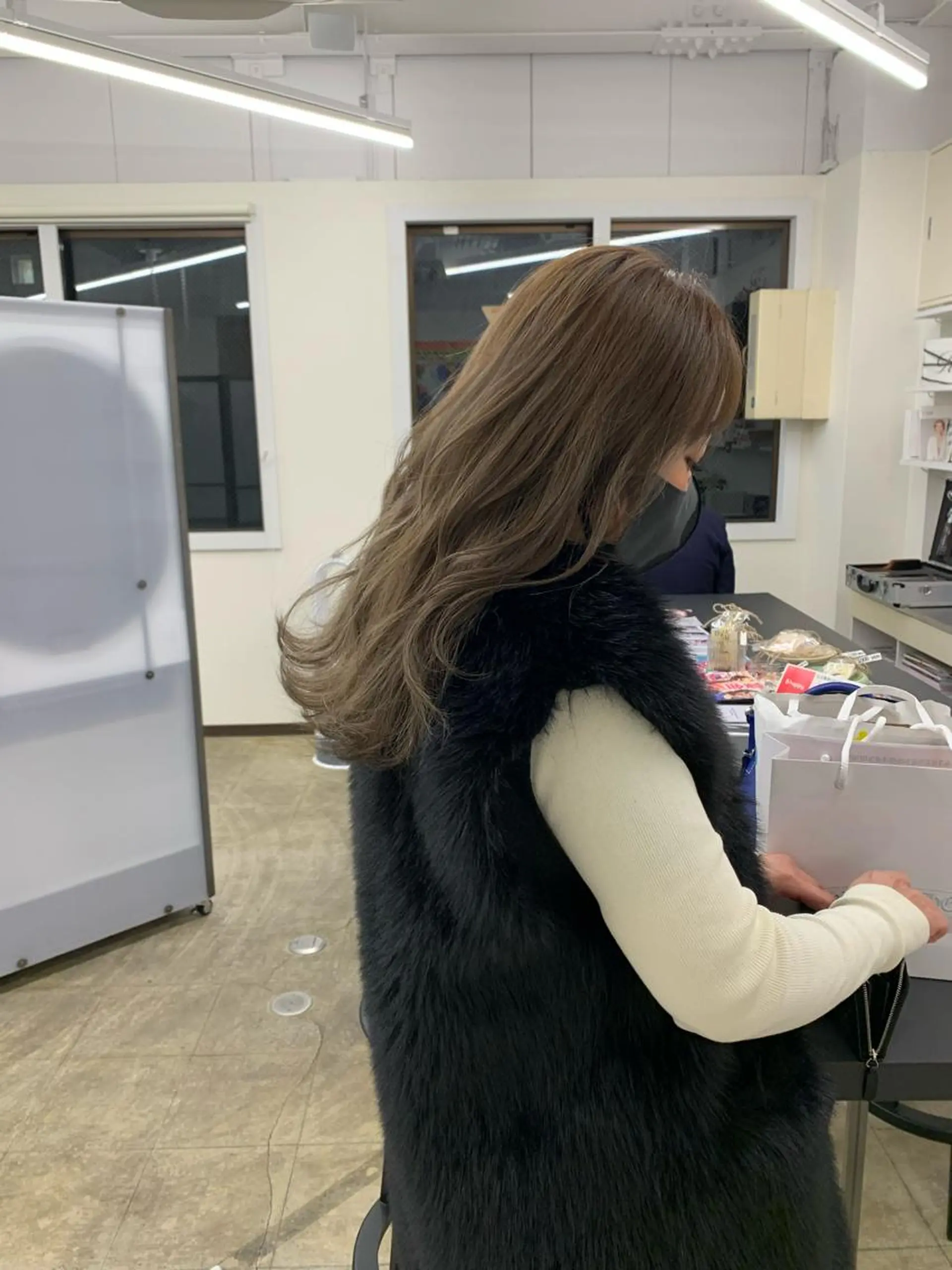 セミロング カラー ベージュカラー ブリーチ ミルクティーベージュ ヘアカラー PAIR DAISUKEのヘアスタイル