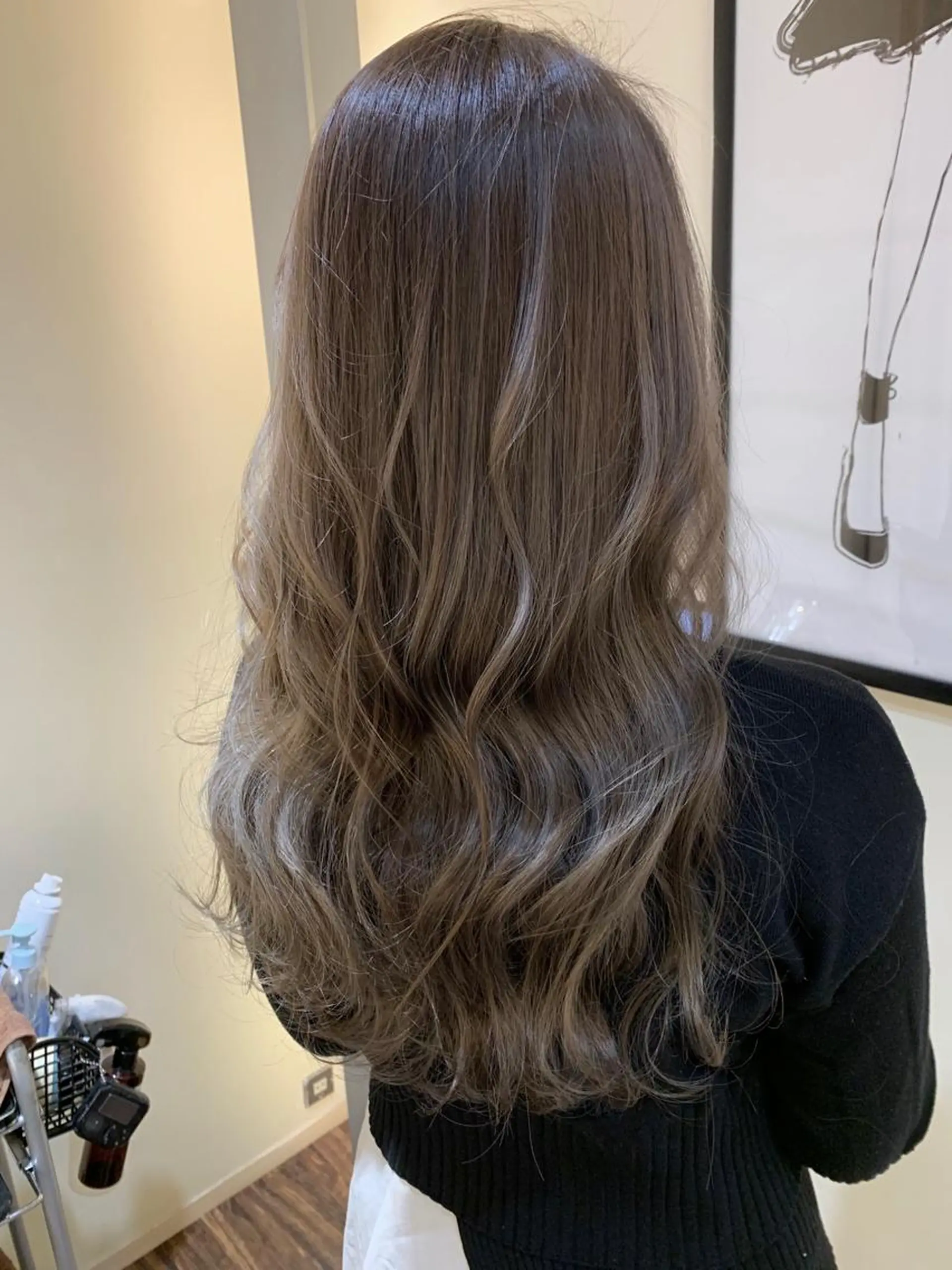 ロング カラー グレージュ 中塚 義人のヘアスタイル