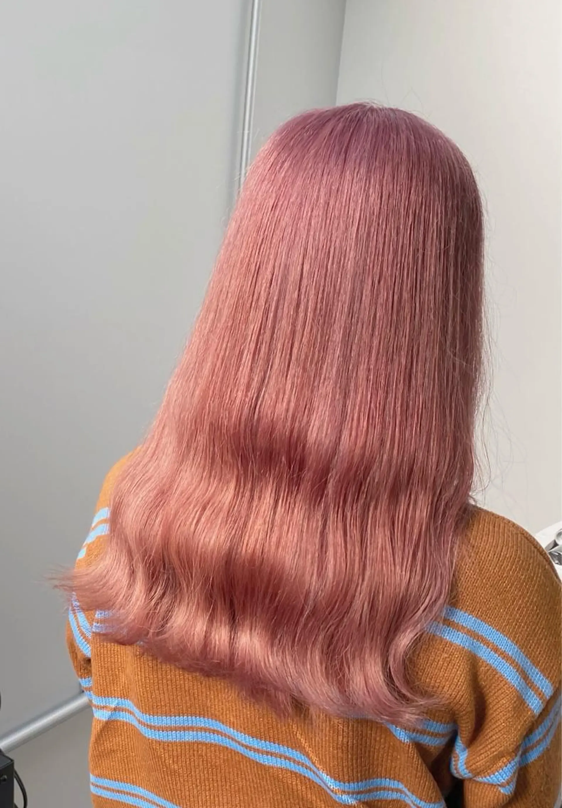 セミロング カラー オレンジ ピンクカラー esu 天満のヘアスタイル