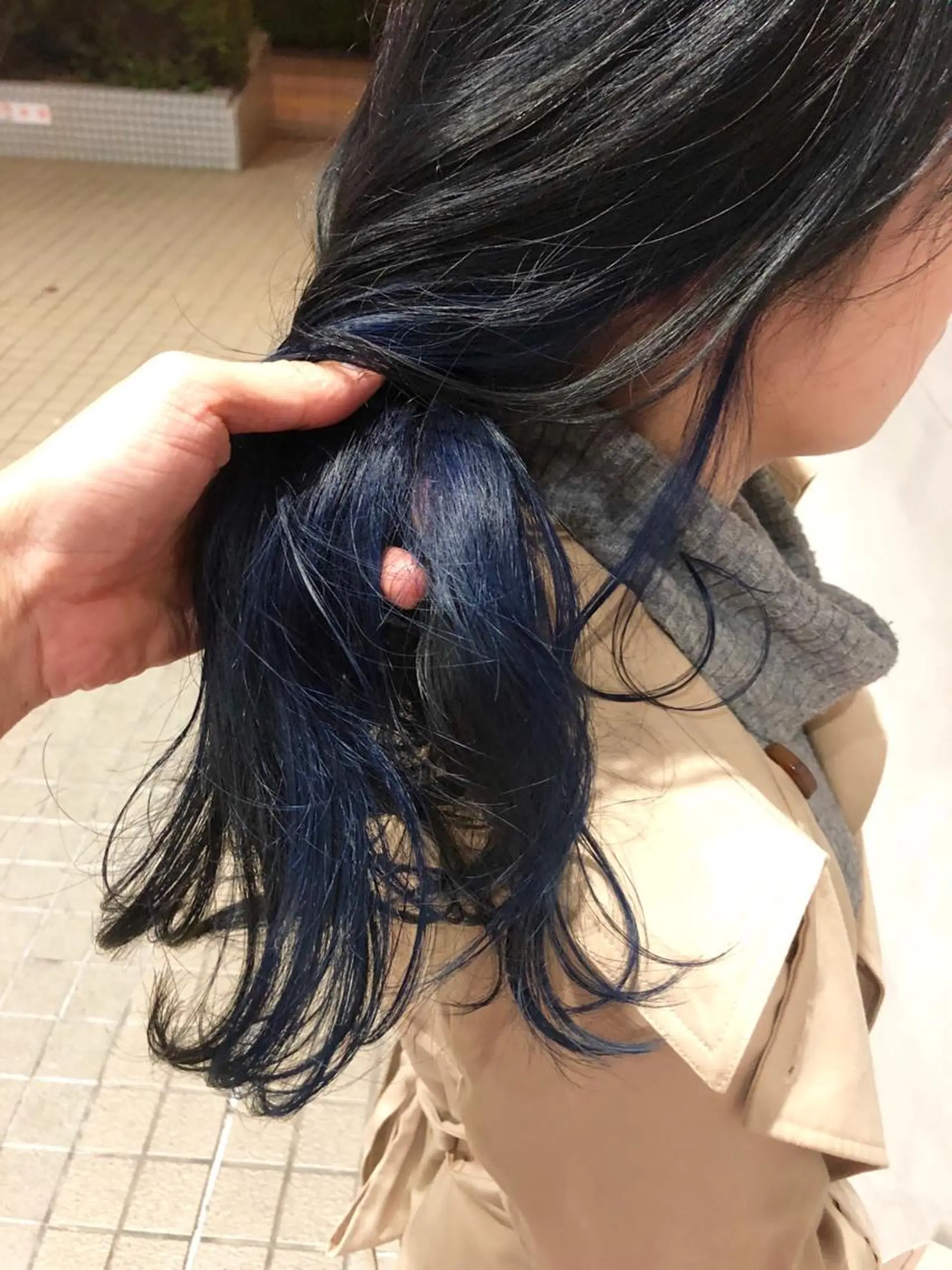 セミロング カラー ブルーカラー インナーカラー ネイビーカラー カット ヘアカラー トリートメント SHAFT Ieiriのヘアスタイル