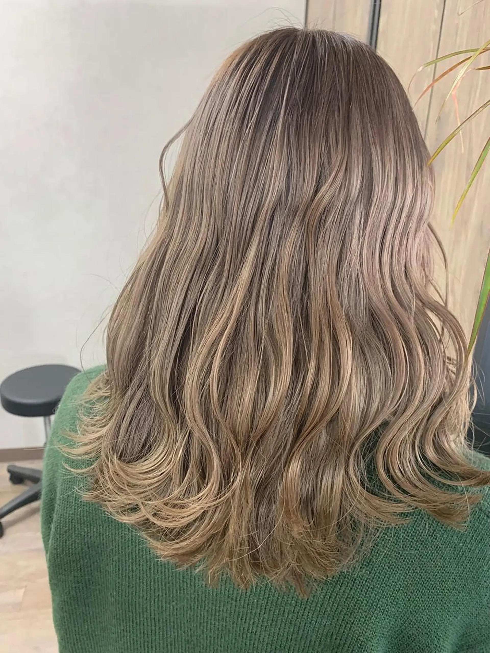 カラー バレイヤージュ ブリーチ ケアブリーチ ダブルカラー イヤリングカラー 🌷かわばた めい🌷のヘアスタイル