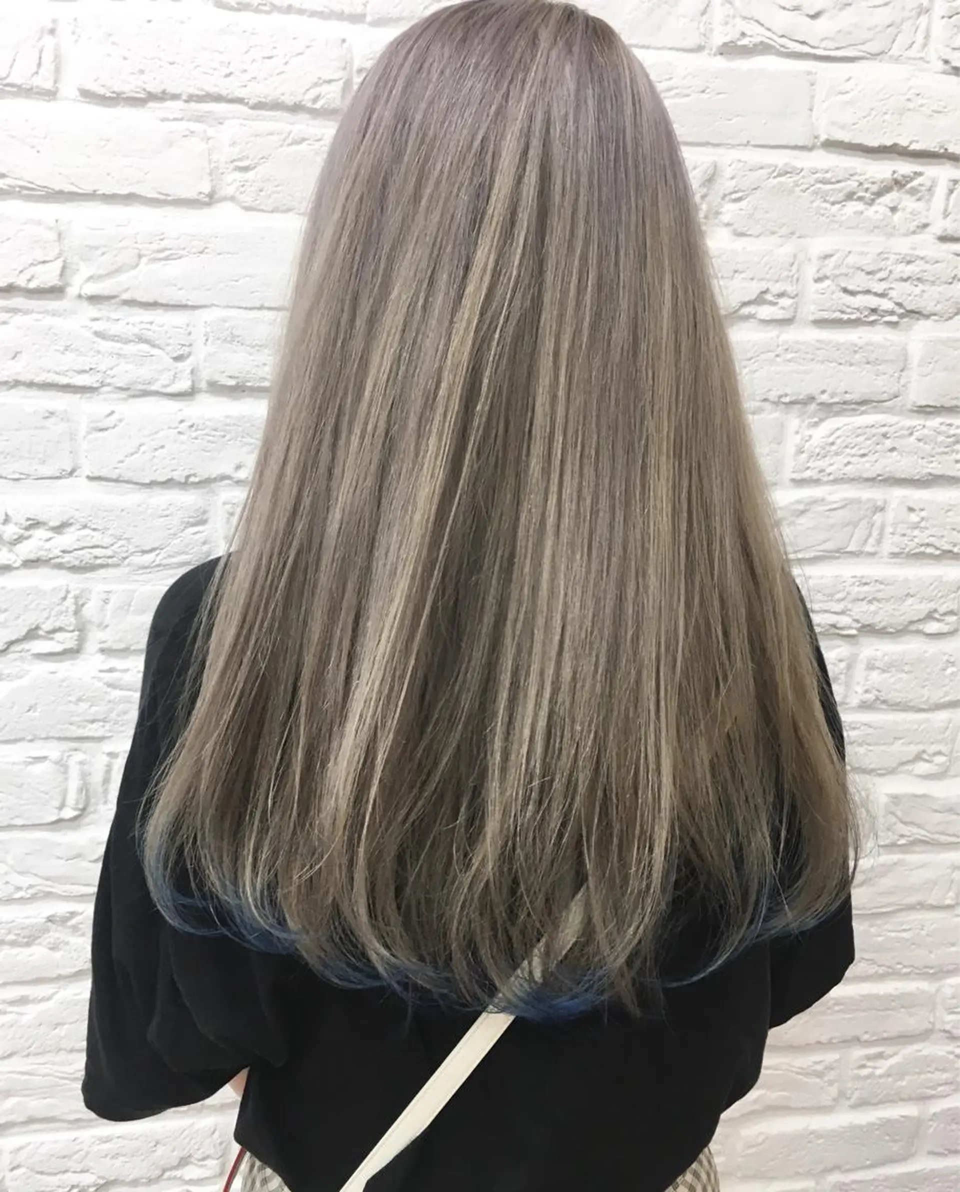 セミロング カラー ベージュカラー ブルーカラー ホワイトベージュ 山口 悟のヘアスタイル