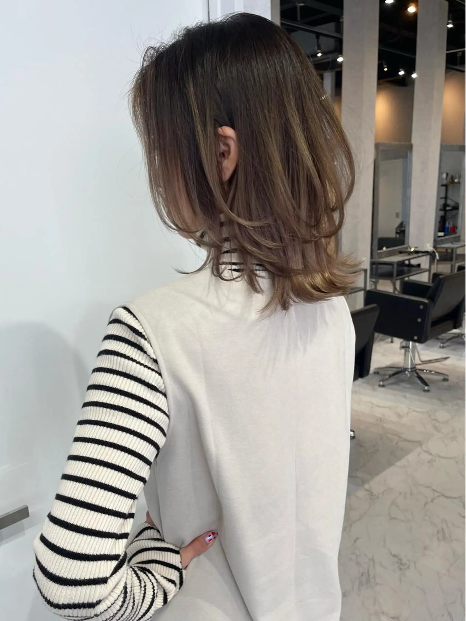 ミディアム カラー ヘアアレンジ バレイヤージュ デザインカラー ハイライトカラー 外国人風カラー ハイライト アンドウ ユウ/ レイヤーカット/韓国のヘアスタイル