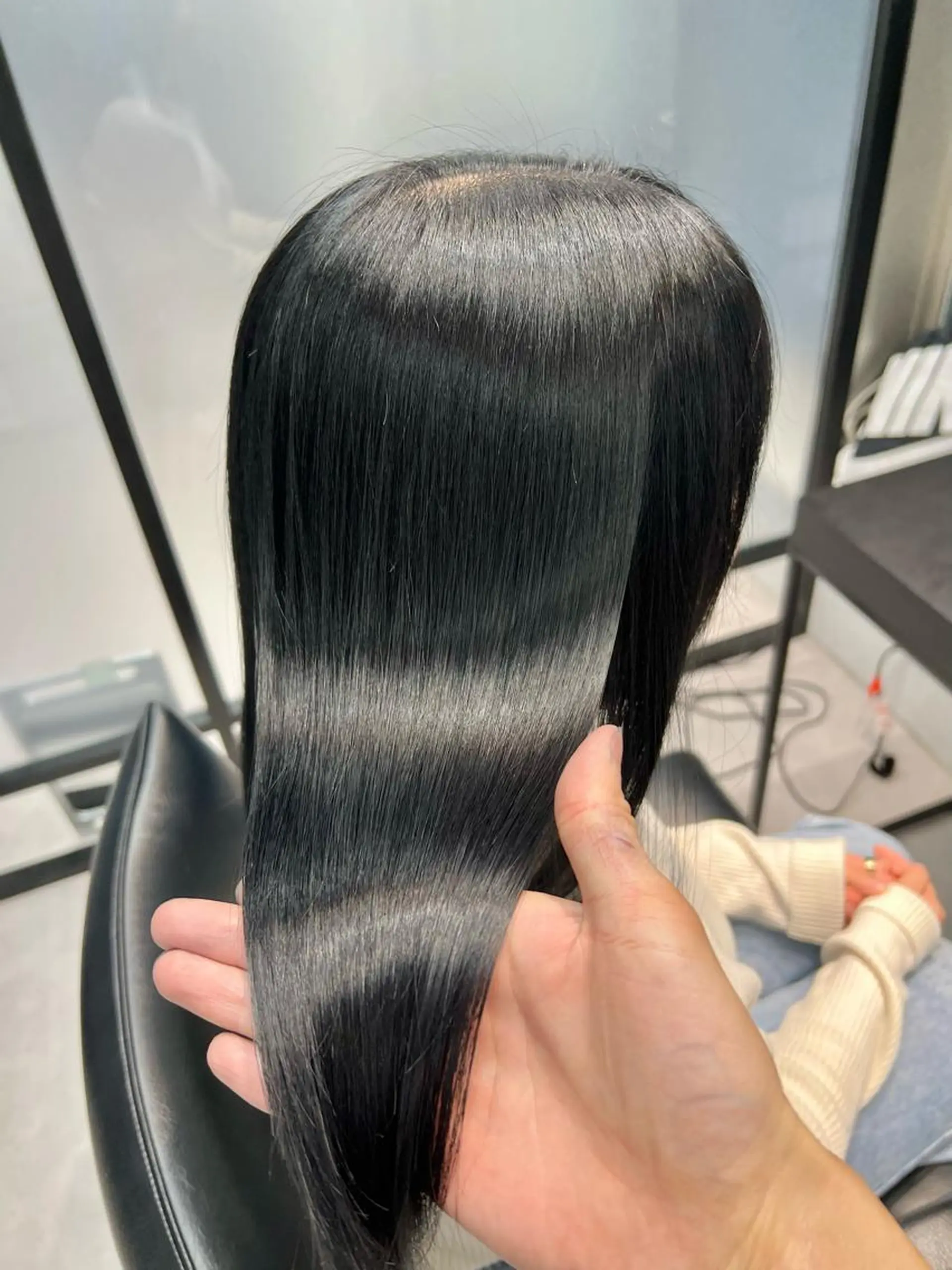 ロング カラー 黒髪 ブルーカラー ブルーブラック ブルージュ 縮毛矯正 縮毛矯正　野口 恵のヘアスタイル