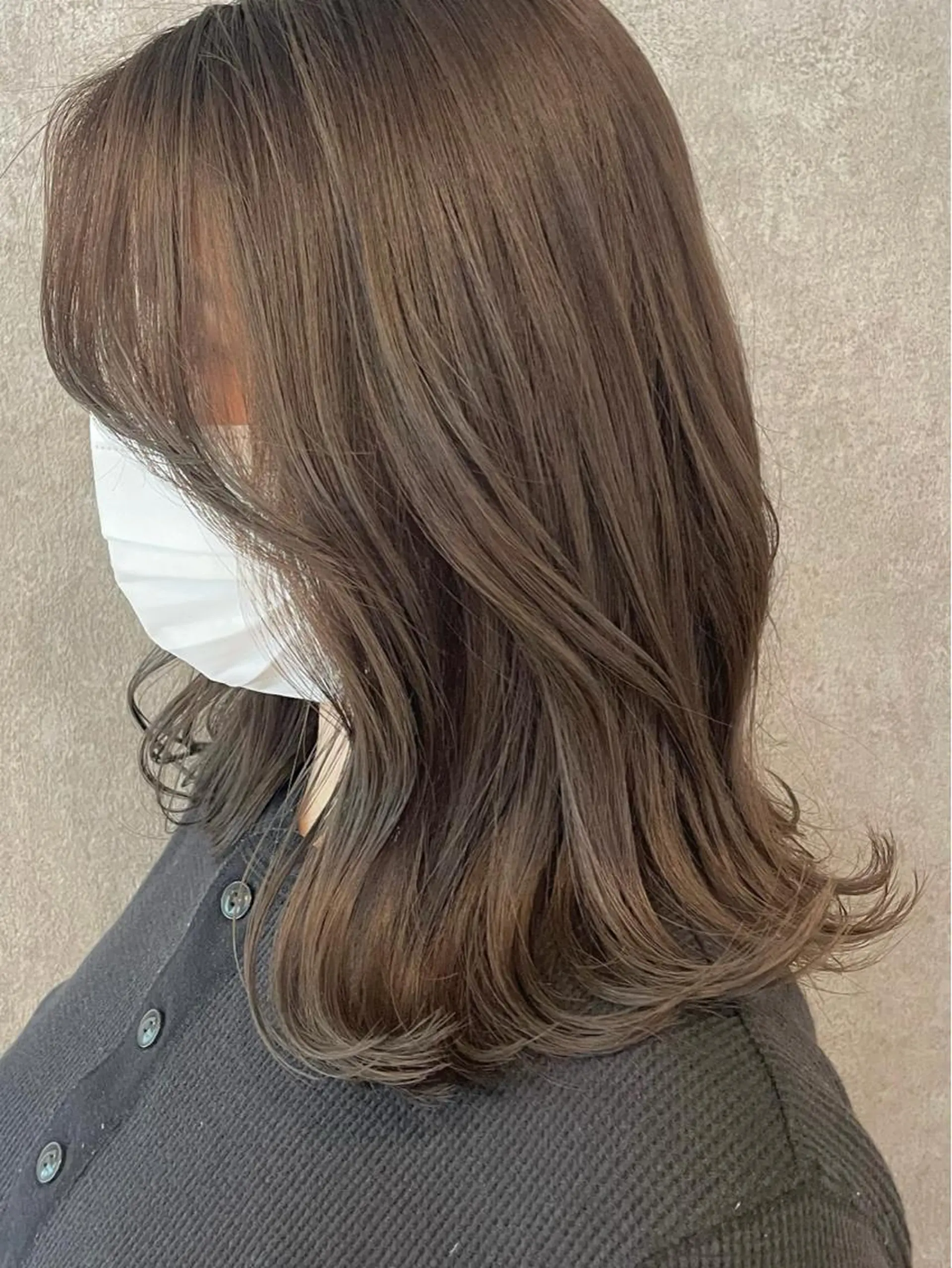 ミディアム カラー TRENCH　相澤 果歩のヘアスタイル