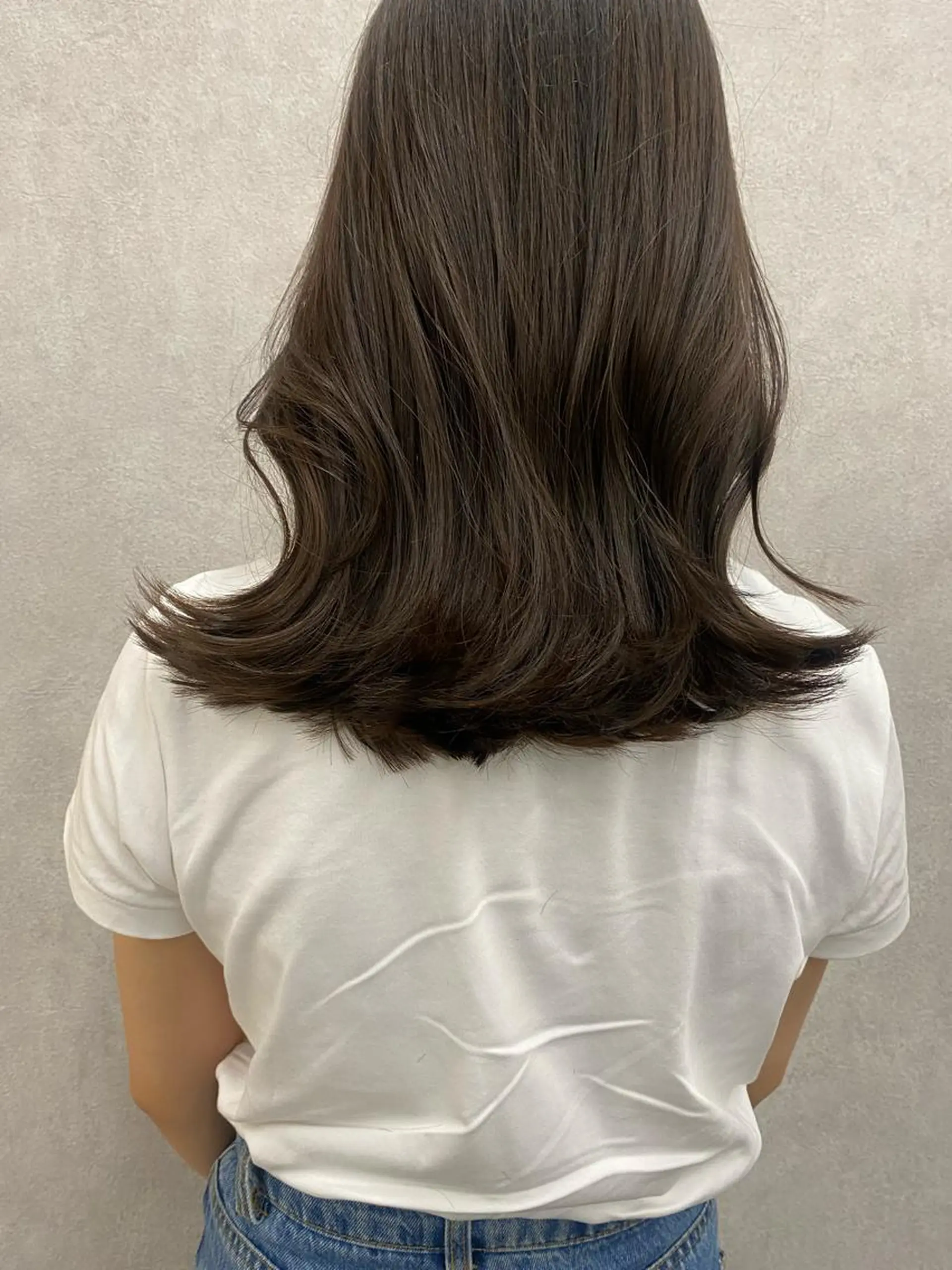 ミディアム カラー ヘアアレンジ 切りっぱなしボブ グレージュ ボブ くびれヘア レイヤーカット カット ヘアカラー トリートメント Kawaguchi Arisaのヘアスタイル