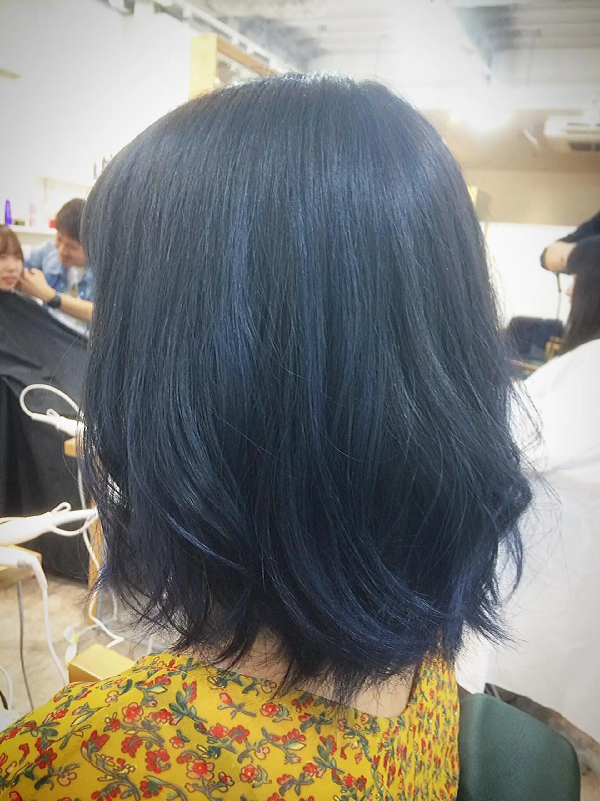 カラー アディクシーカラー ブリーチ ブルーカラー ケアブリーチ ダブルカラー ヘアカラー トリートメント 菊池 貢平のヘアスタイル