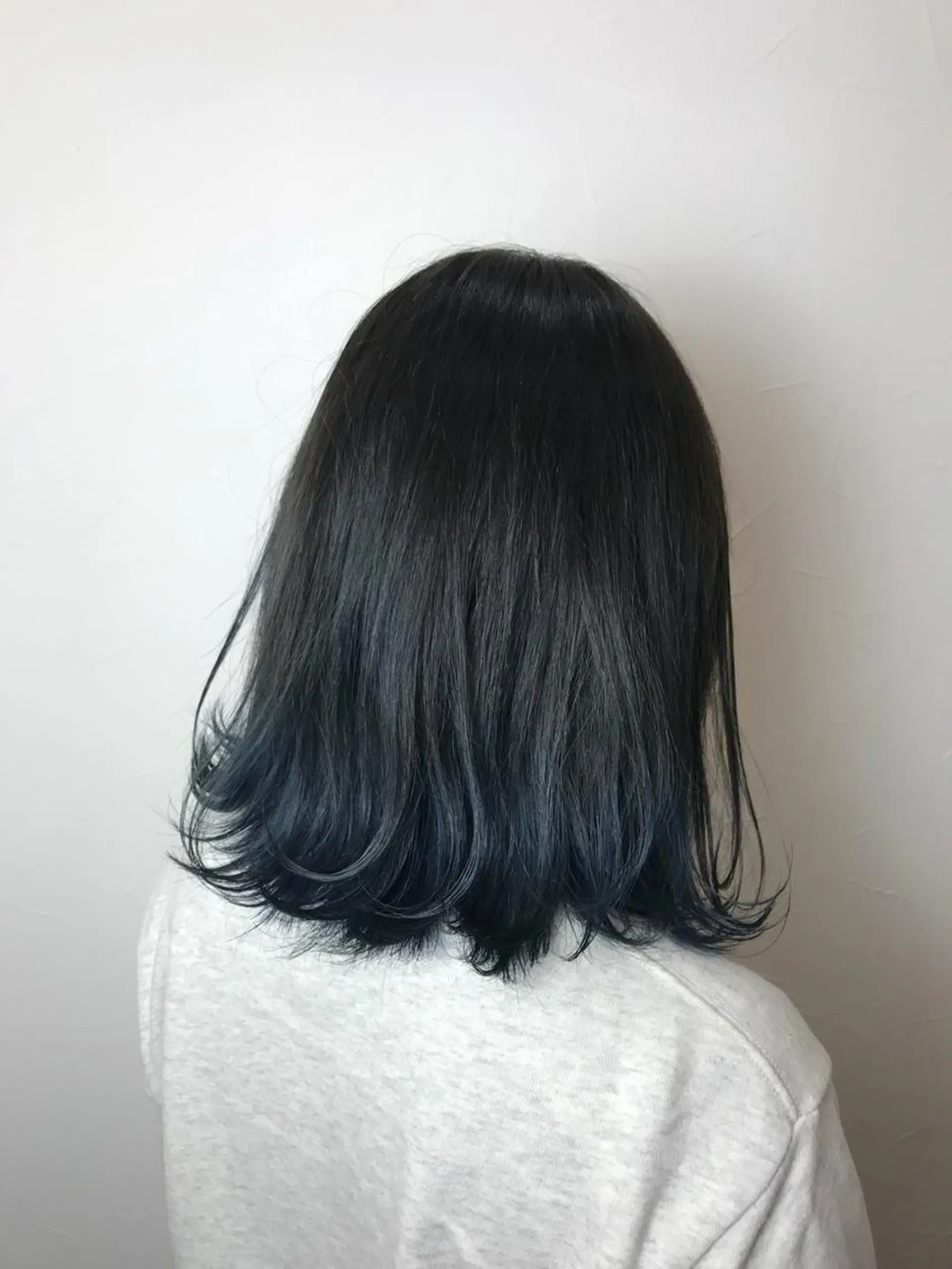 ミディアム カラー ブリーチ ブルーカラー グレージュ 今野 美栄のヘアスタイル