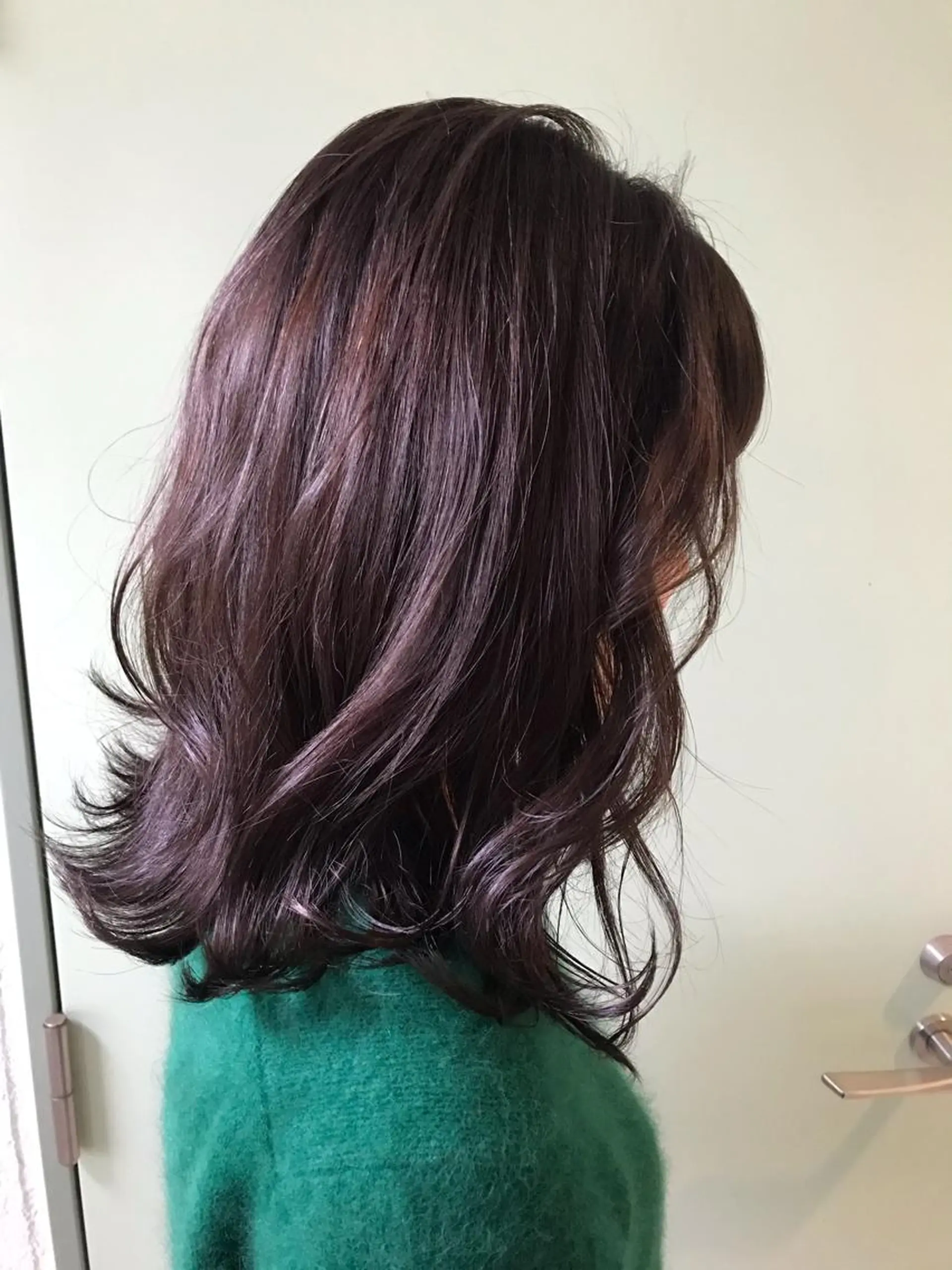 セミロング miu （ミユ）のヘアスタイル