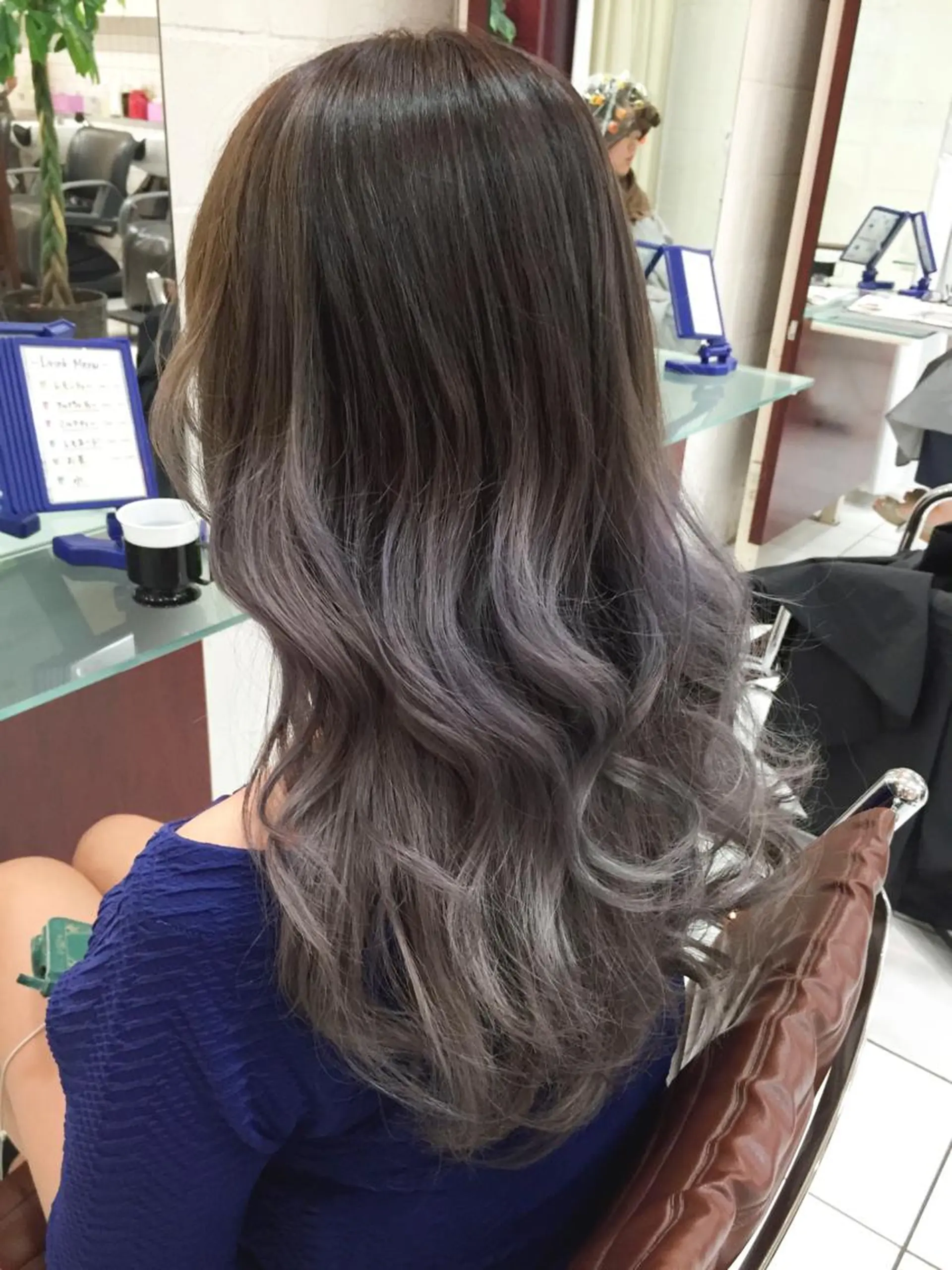 セミロング カラー モテ髪透明感❤️ デイズヘアカラーのヘアスタイル