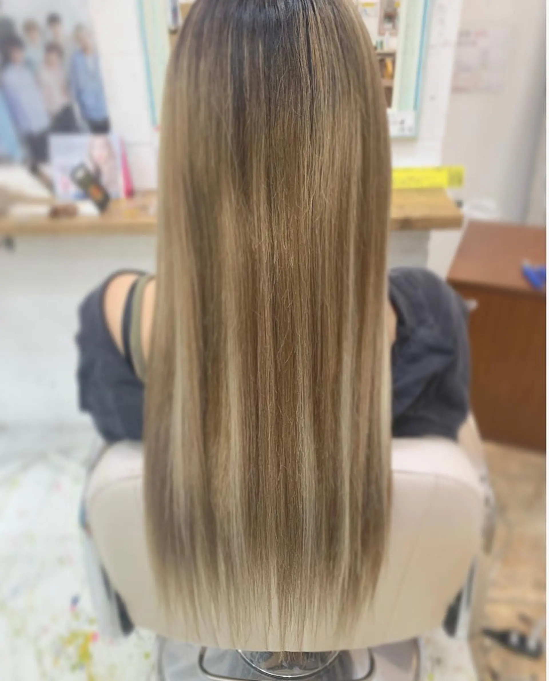 セミロング シールエクステ エクステ ハイライト ヘアカラー トリートメント エクステ Fan.ray店長 🌈 HIBIKIのヘアスタイル