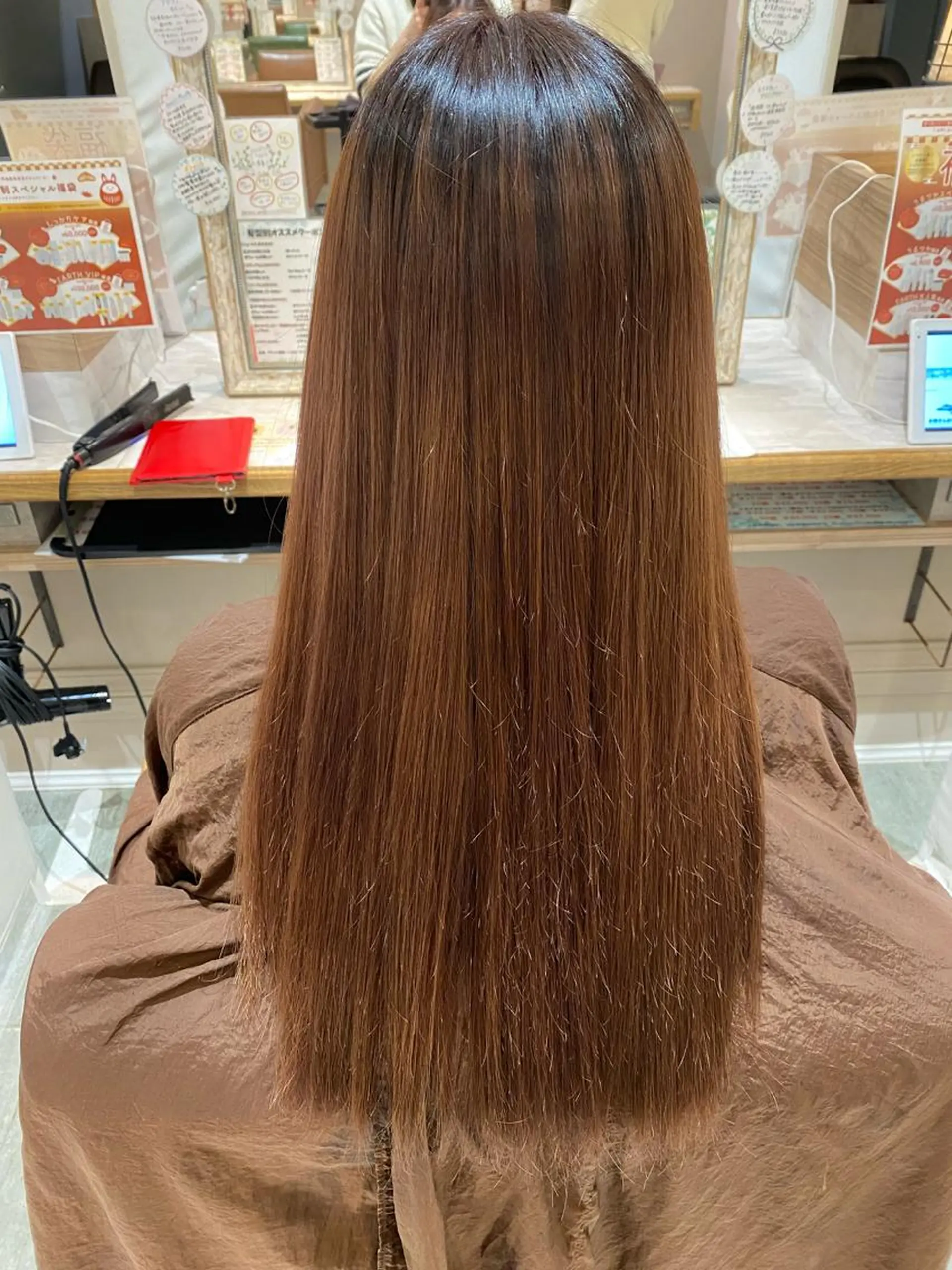 ロング カラー ブリーチ ハイトーンカラー 髪質改善 縮毛矯正 床櫻 唯のヘアスタイル