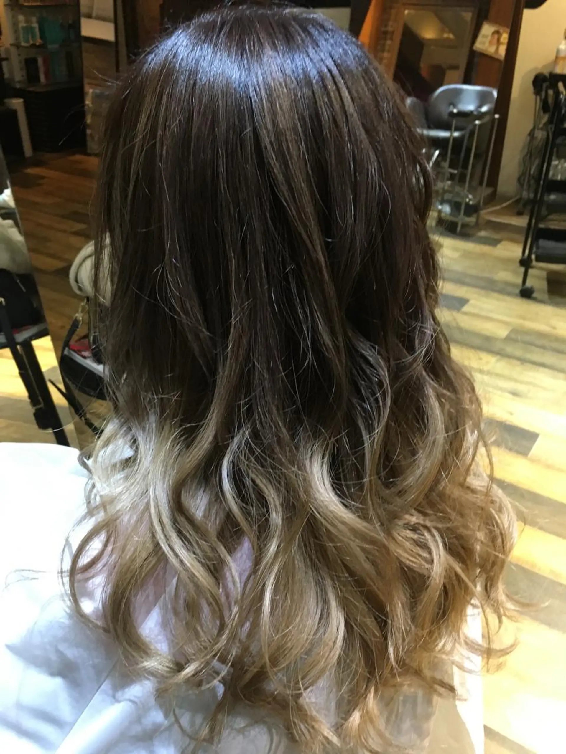 カラー 西村 雄二/エクステのヘアスタイル