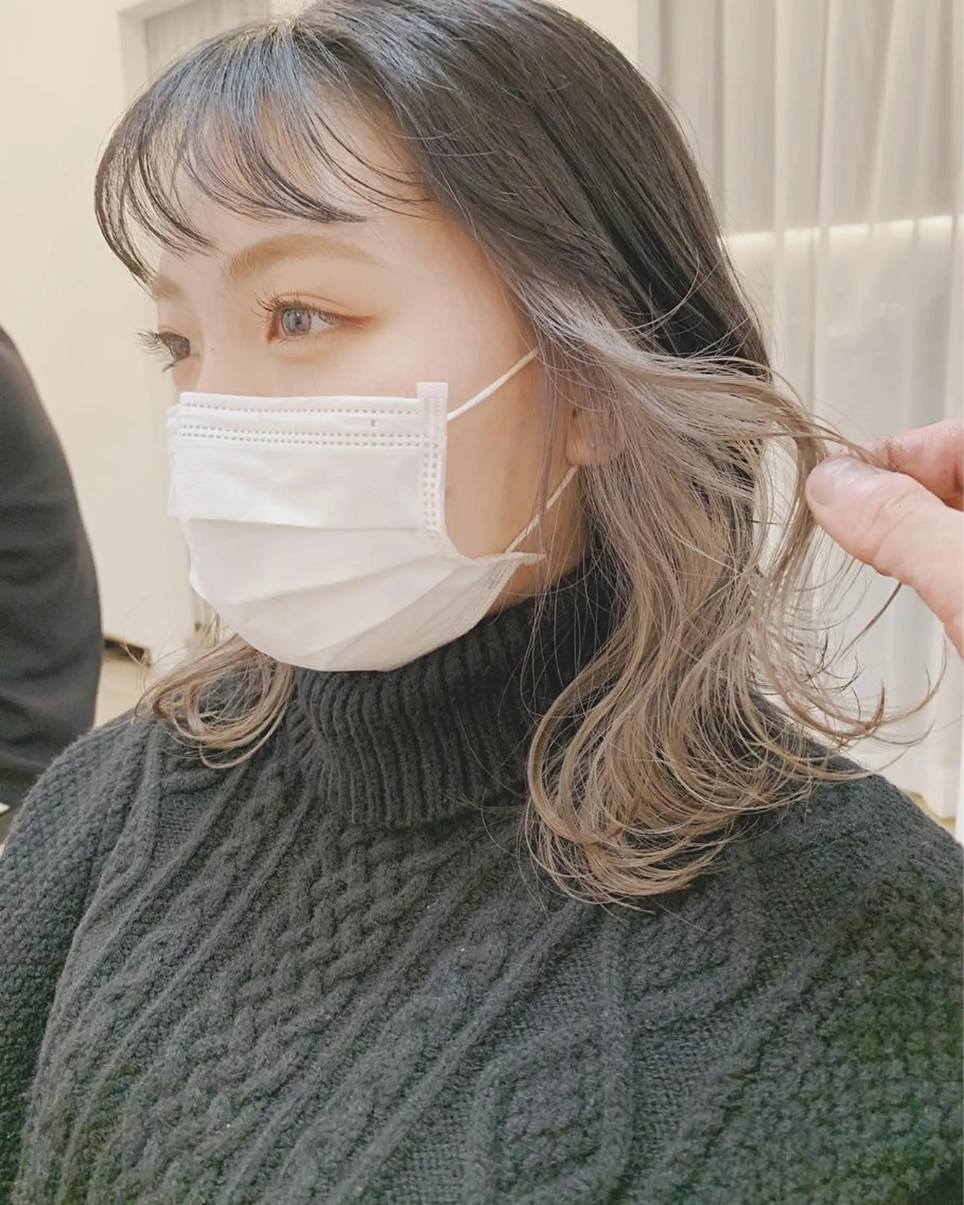 ミディアム カラー ヘアカラー ハイトーンボブ 前田 表参道　グレージュのヘアスタイル