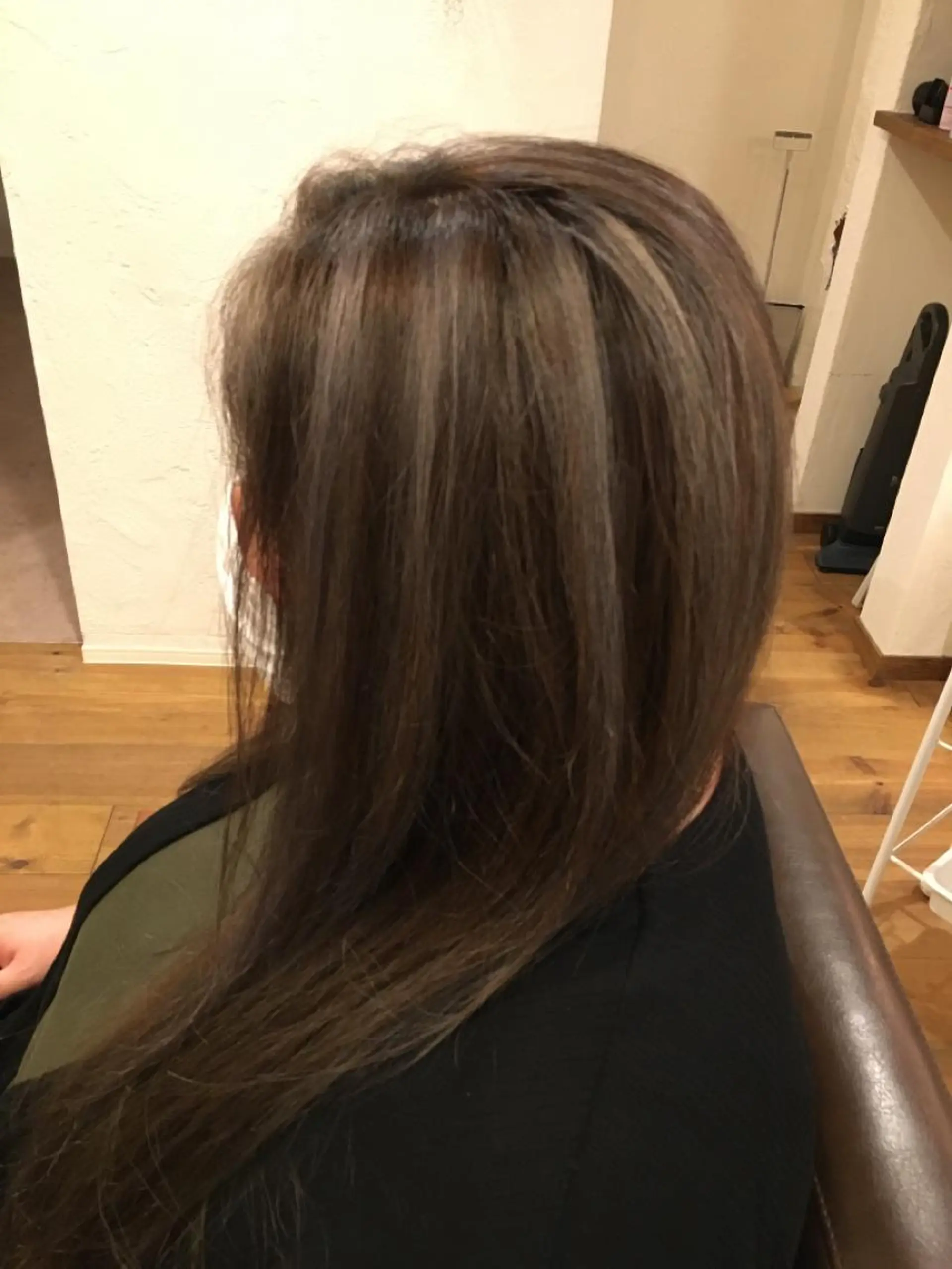 ロング ハイライト 井上 真利のヘアスタイル