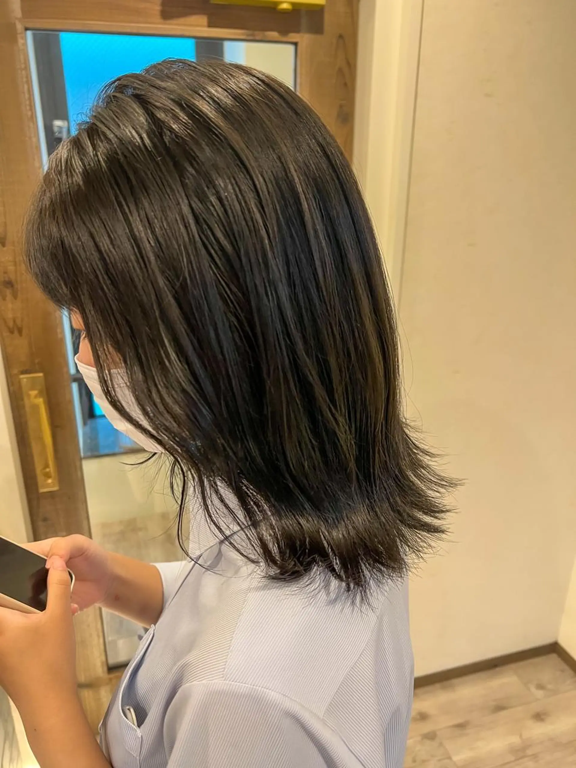 ミディアム カラー ベージュカラー オリーブベージュ ヘアカラー トリートメント 工藤 梨花のヘアスタイル