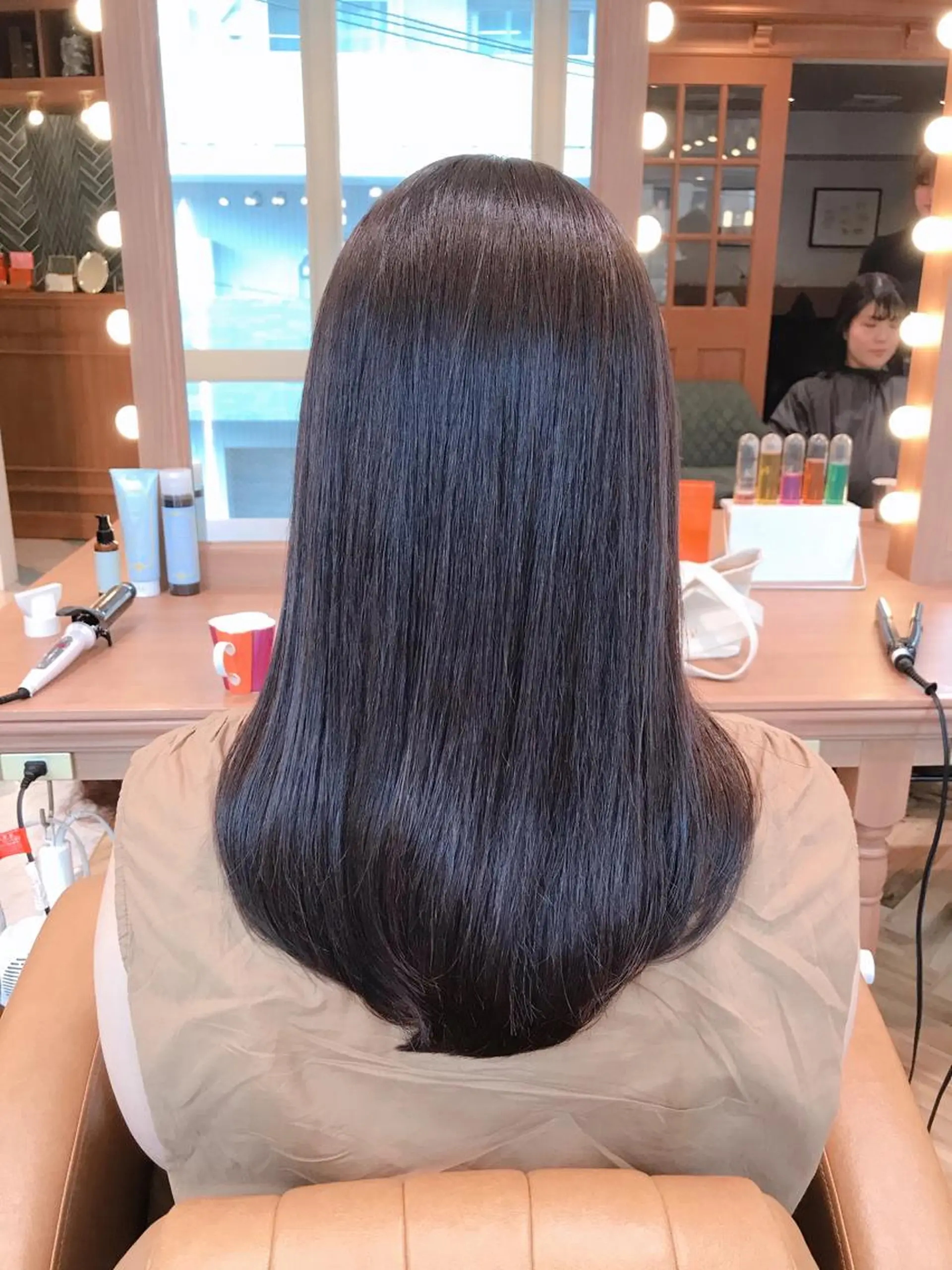 セミロング 髪質改善 縮毛矯正 Lond enikaのヘアスタイル