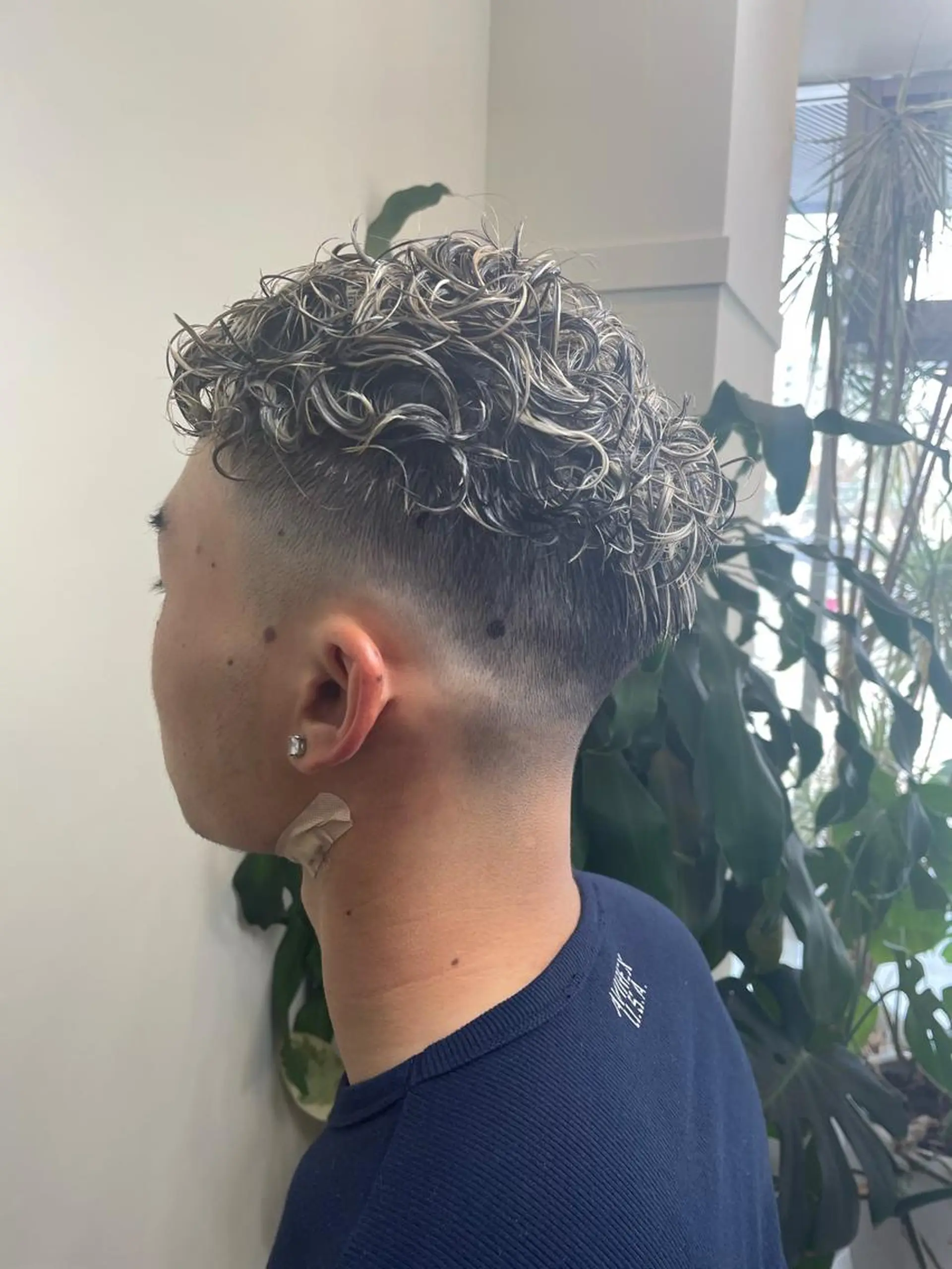 ショート カラー メンズ 編み込みエクステ プルエクステ シールエクステ メンズバレイヤージュ メンズブリーチ カット ヘアカラー パーマ WEST OLAND加藤圭介のヘアスタイル