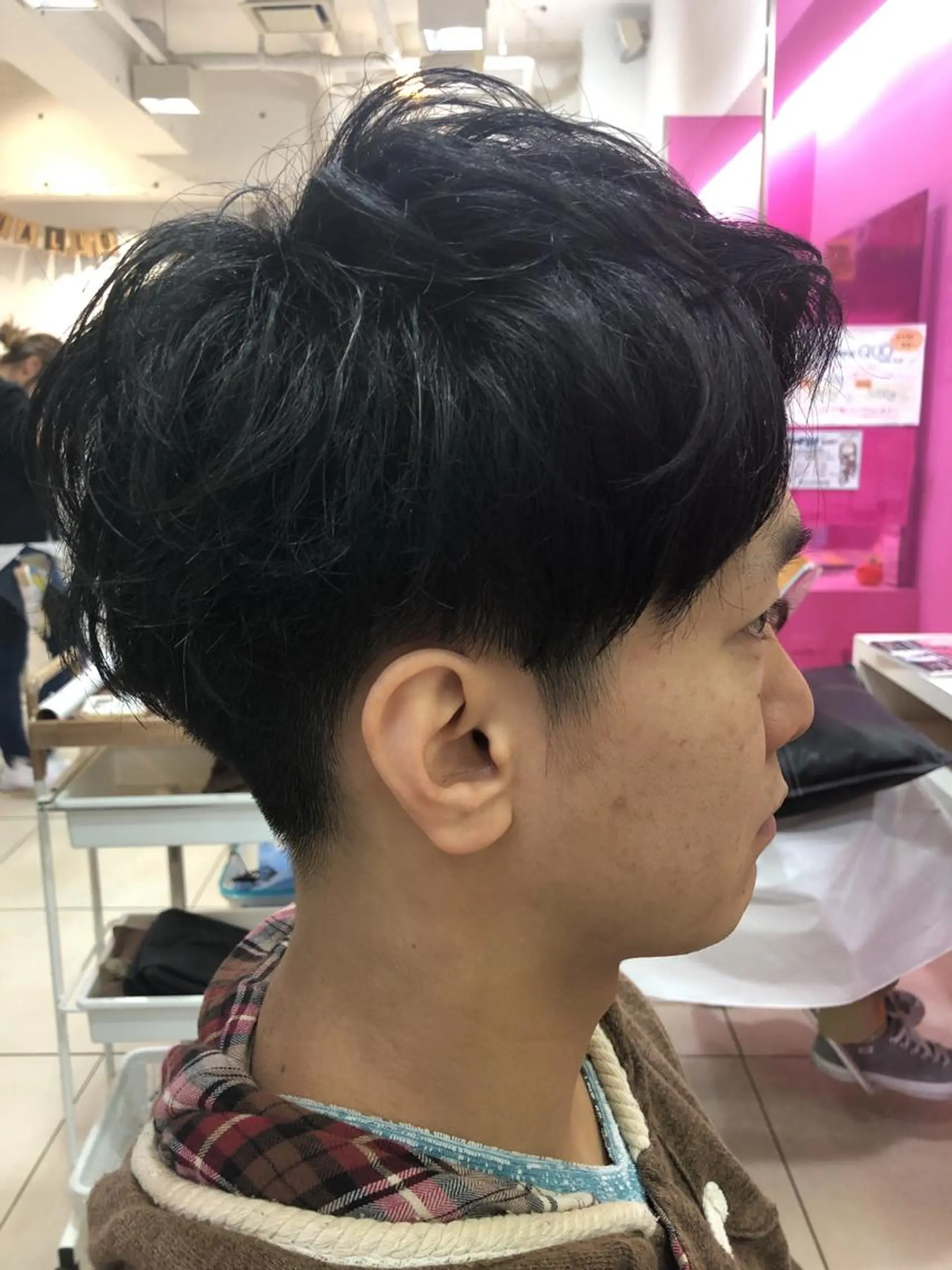 ショート メンズ 刈り上げ 髪質改善× 白髪ぼかし溝江のヘアスタイル