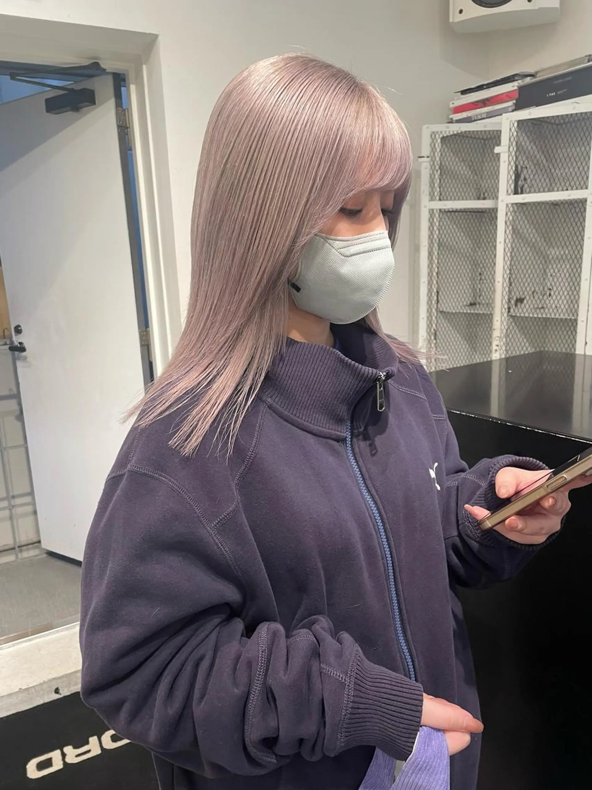 ミディアム カラー パーマ ヘアアレンジ メンズ キッズ ネイル マツエク・マツパ メンズバレイヤージュ メンズブリーチ メンズハイライト メンズハイトーン メンズインナーカラー カット ヘアカラー トリートメント 艶ハイトーン/ヘア アレンジAYAKAのヘアスタイル