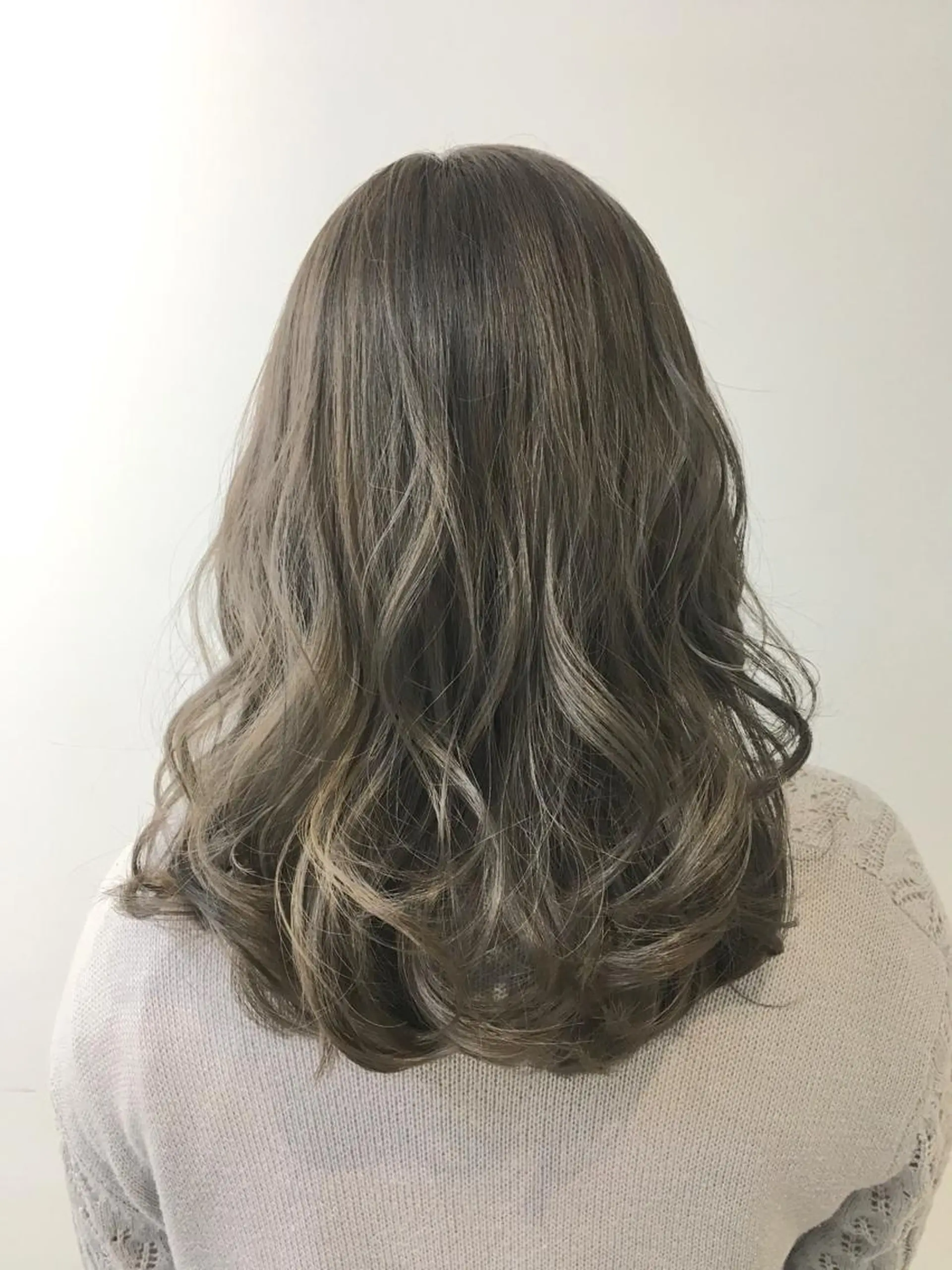 ロング カラー ブルーカラー ブルージュ ヘアカラー トリートメント ヘアセット yoshi ☆のヘアスタイル