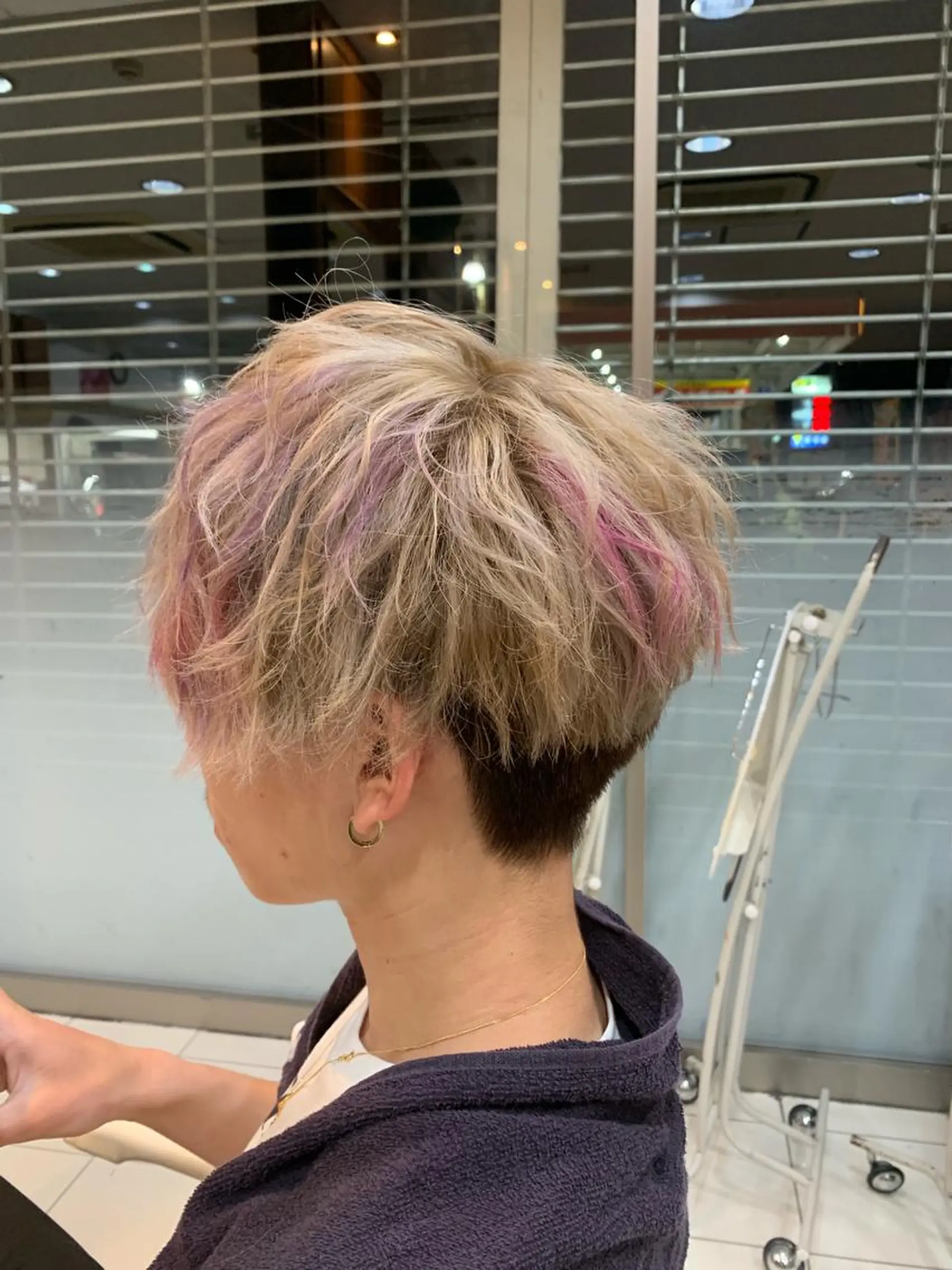 ショート カラー メンズ 白髪ぼかしハイライト 柳川拓哉のヘアスタイル