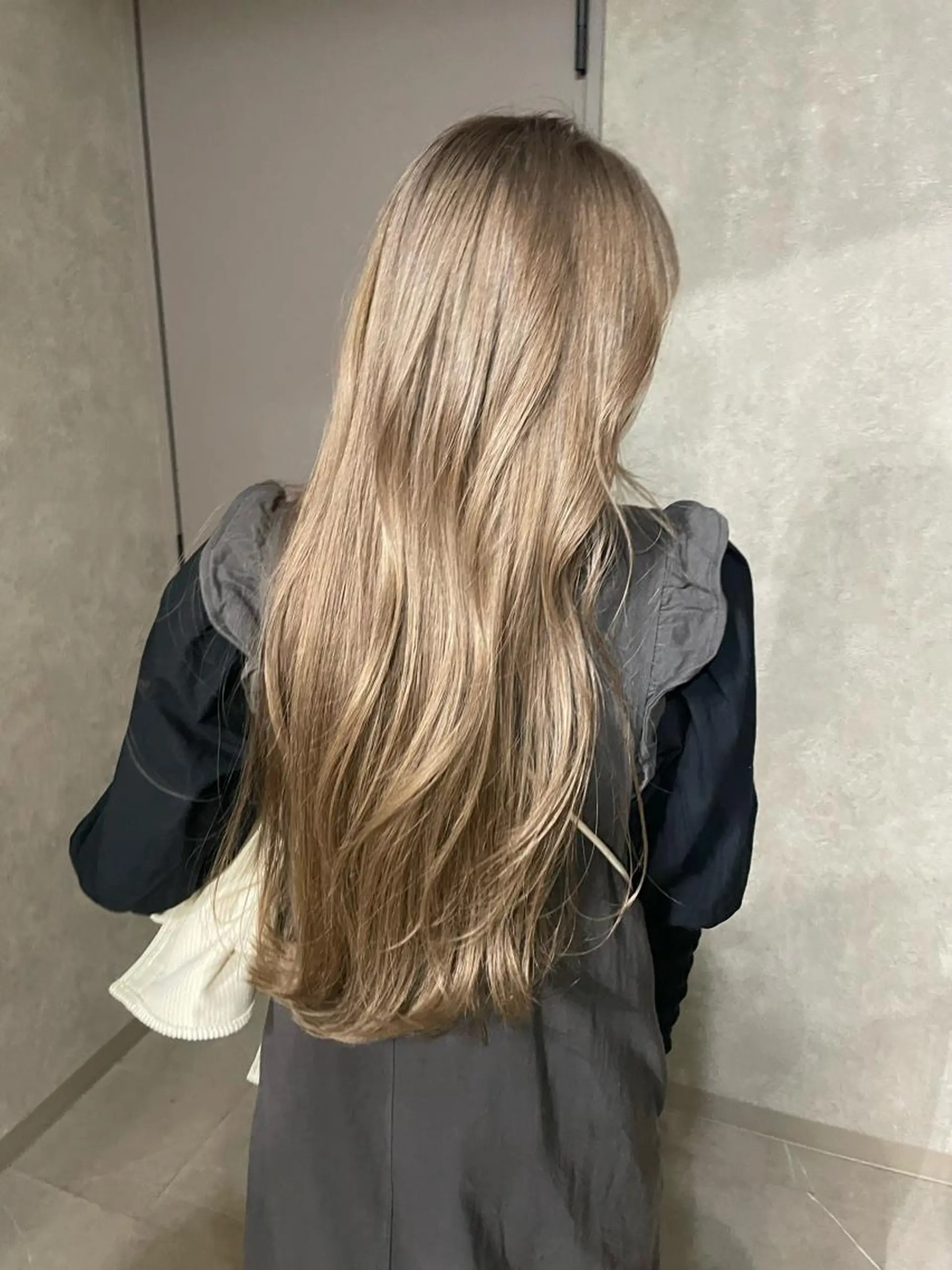 ロング ヘアカラー トリートメント nene .のヘアスタイル