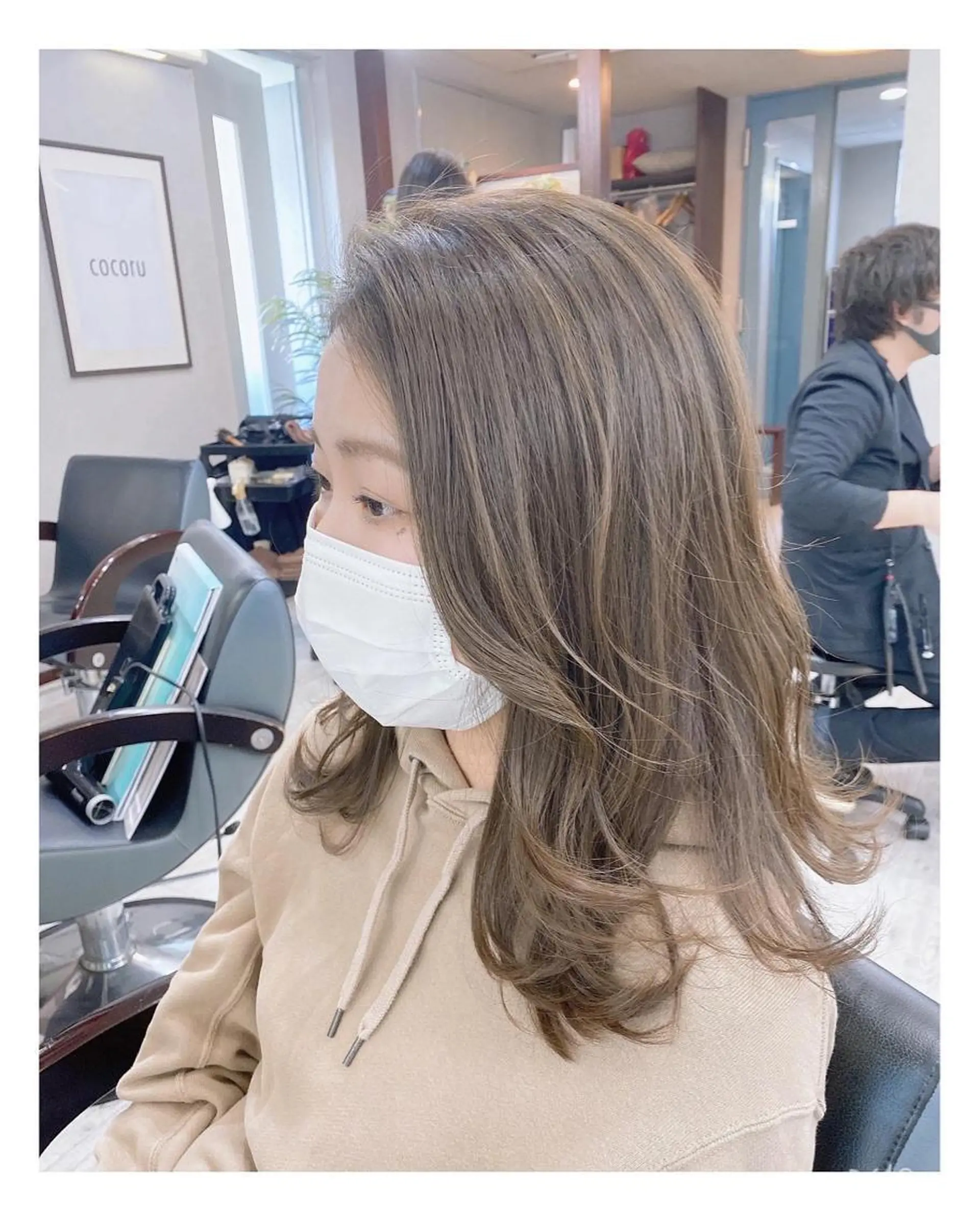 セミロング カラー グレージュ シアーグレージュ カット ヘアカラー トリートメント cocoru所属・＊横浜駅＊ 金子 誠也のヘアスタイル