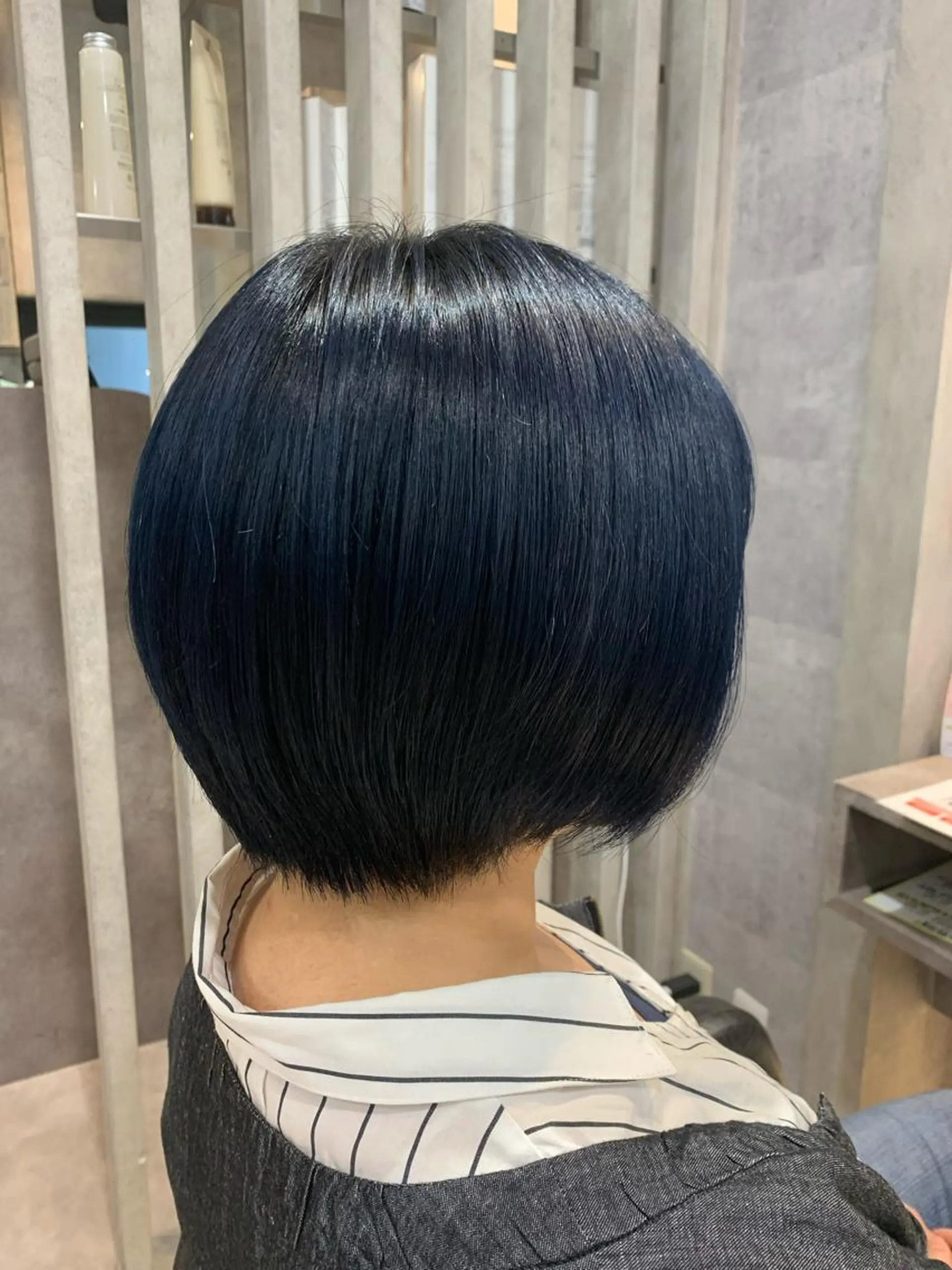 カラー 黒髪 ブルーカラー ブルーブラック B E C H I C O〔べち子〕のヘアスタイル