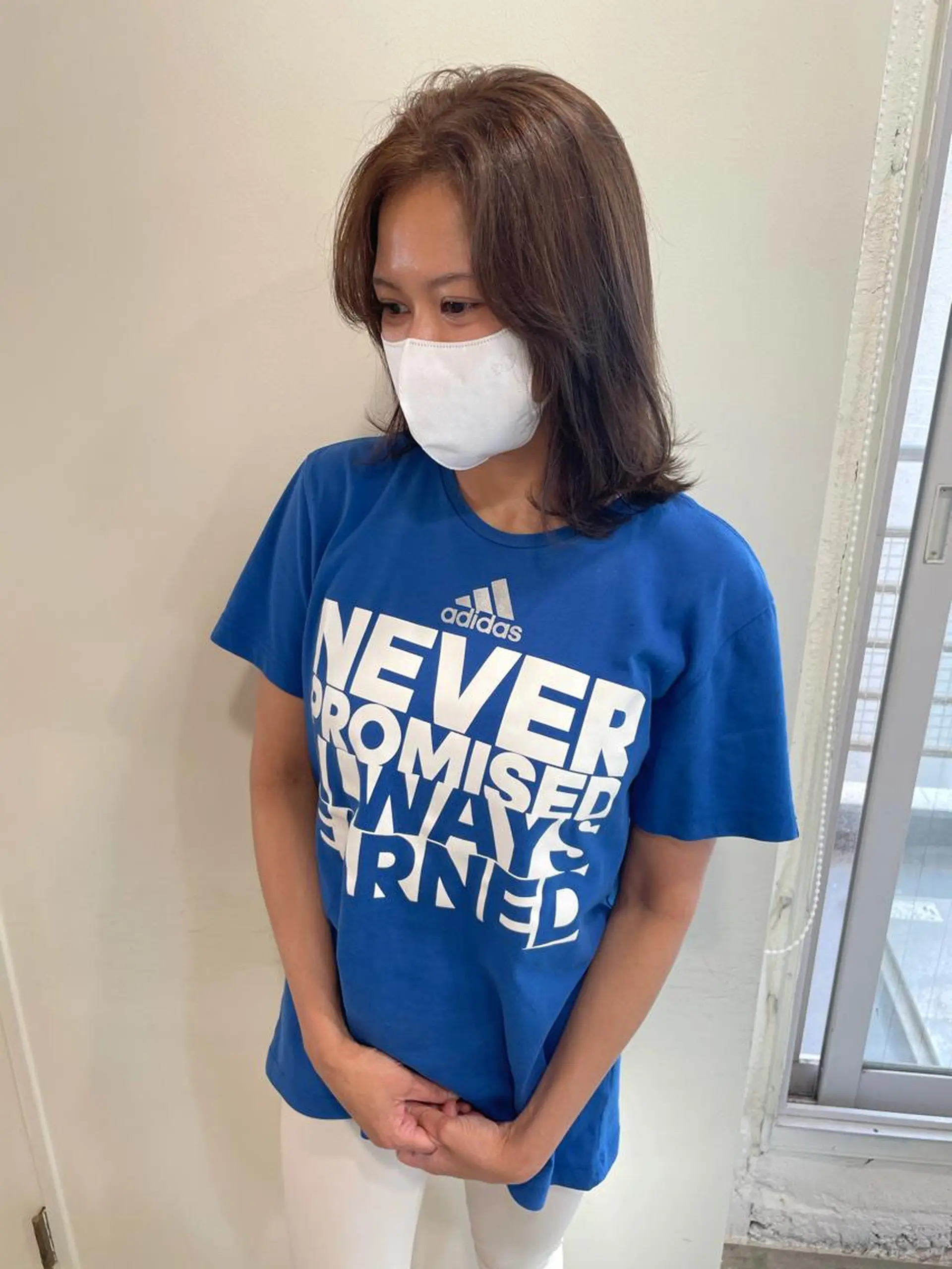 ミディアム カラー カット ヘアカラー トリートメント MIOベージュカラー 柔らかいカラーのヘアスタイル