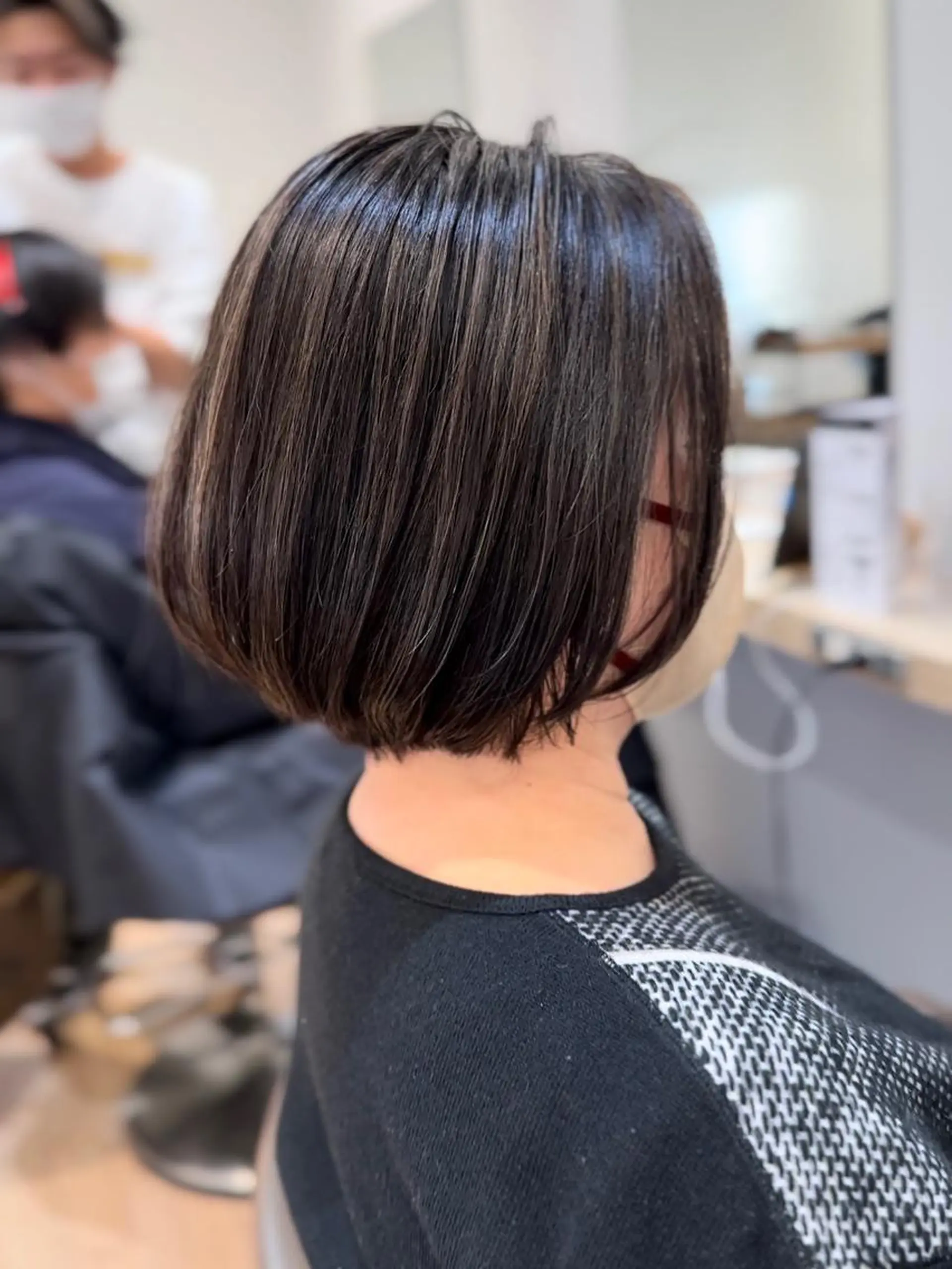 ショート カラー バレイヤージュ 透明感カラー ダブルカラー イヤリングカラー グレージュ 白髪ぼかしハイライト 💫ミネ　ヒロシのヘアスタイル