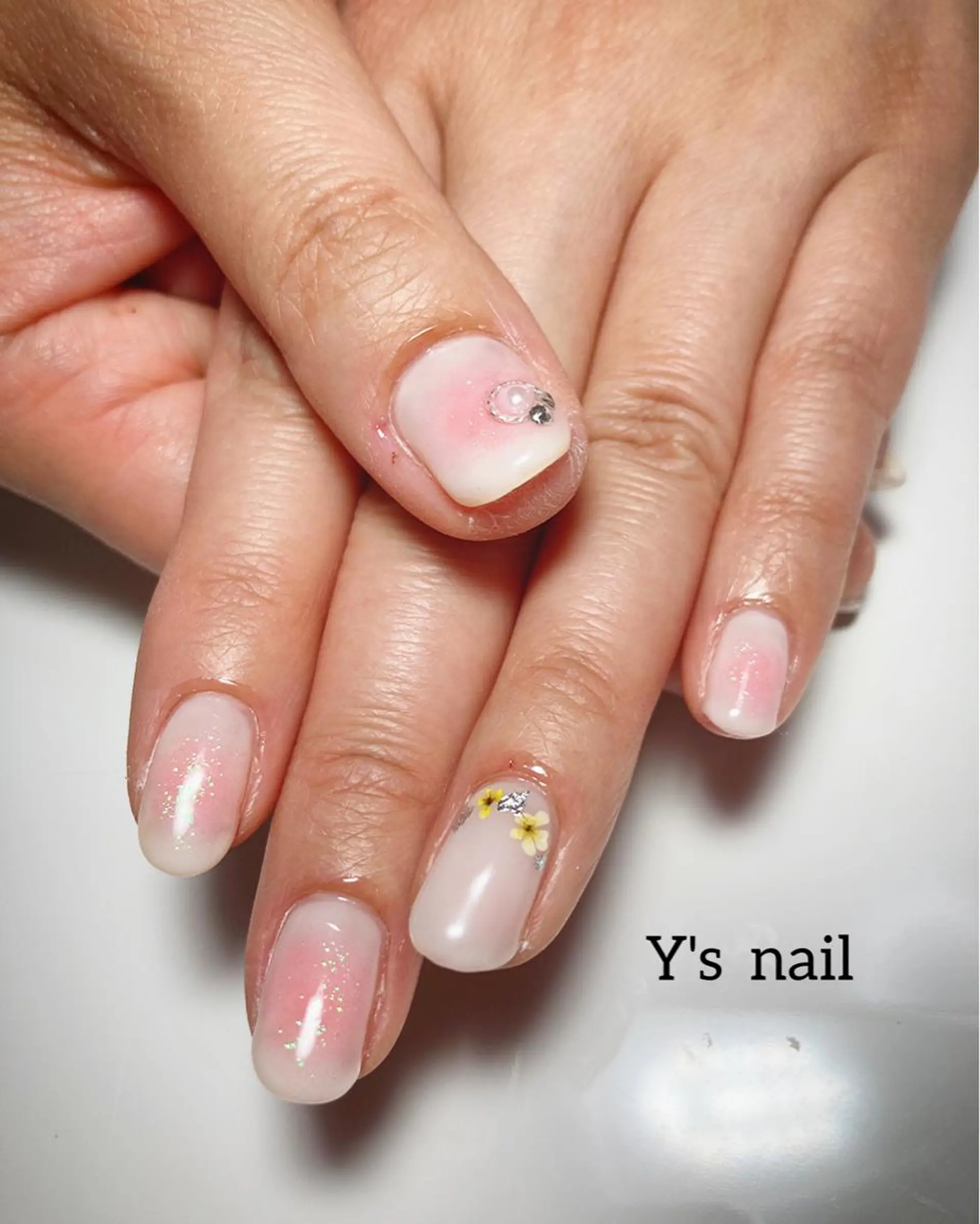 ネイル チークネイル 手書きが得意🖌️ Y’s  nailのネイルデザイン