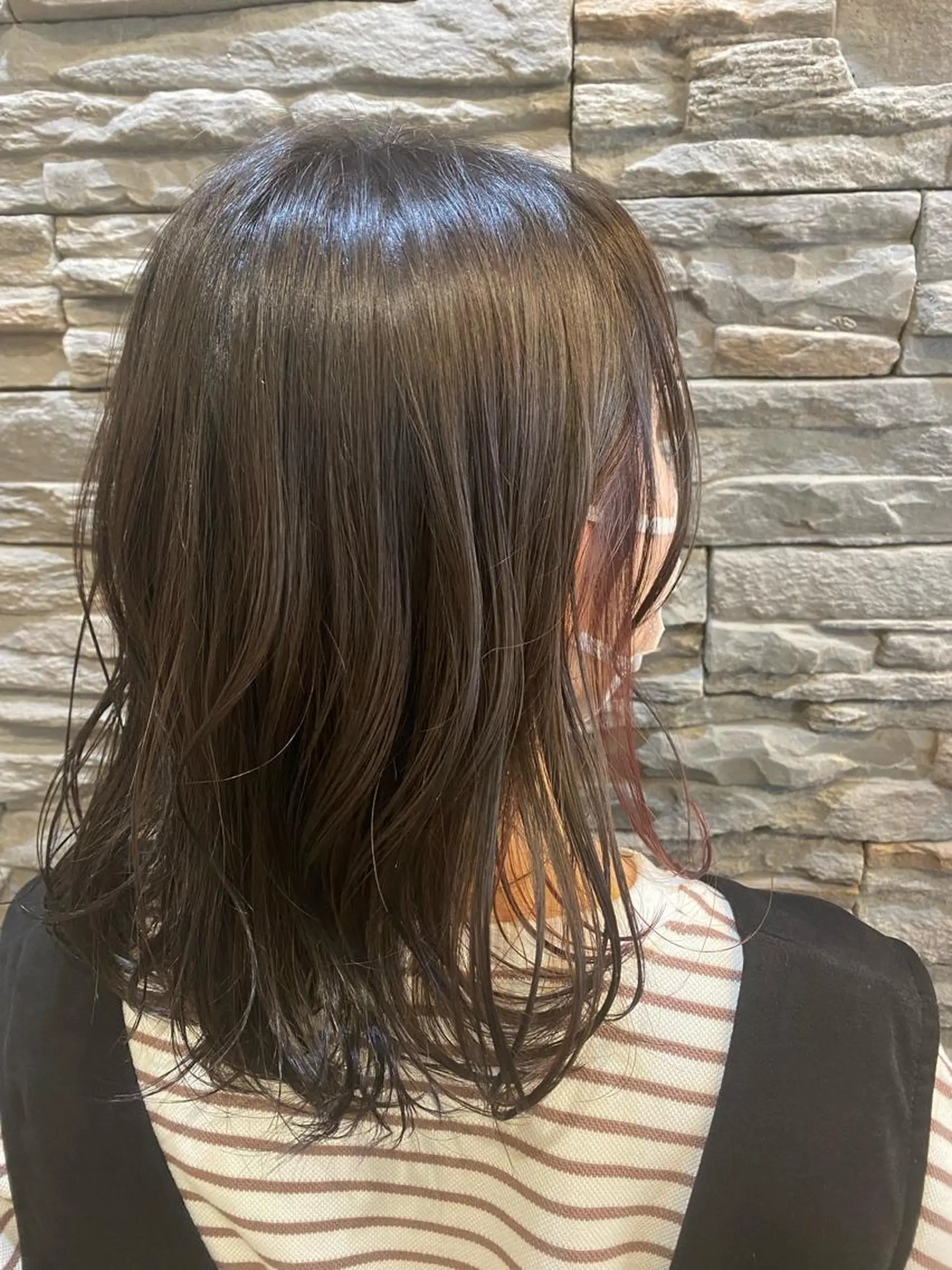 ミディアム 山浦 貴恵のヘアスタイル