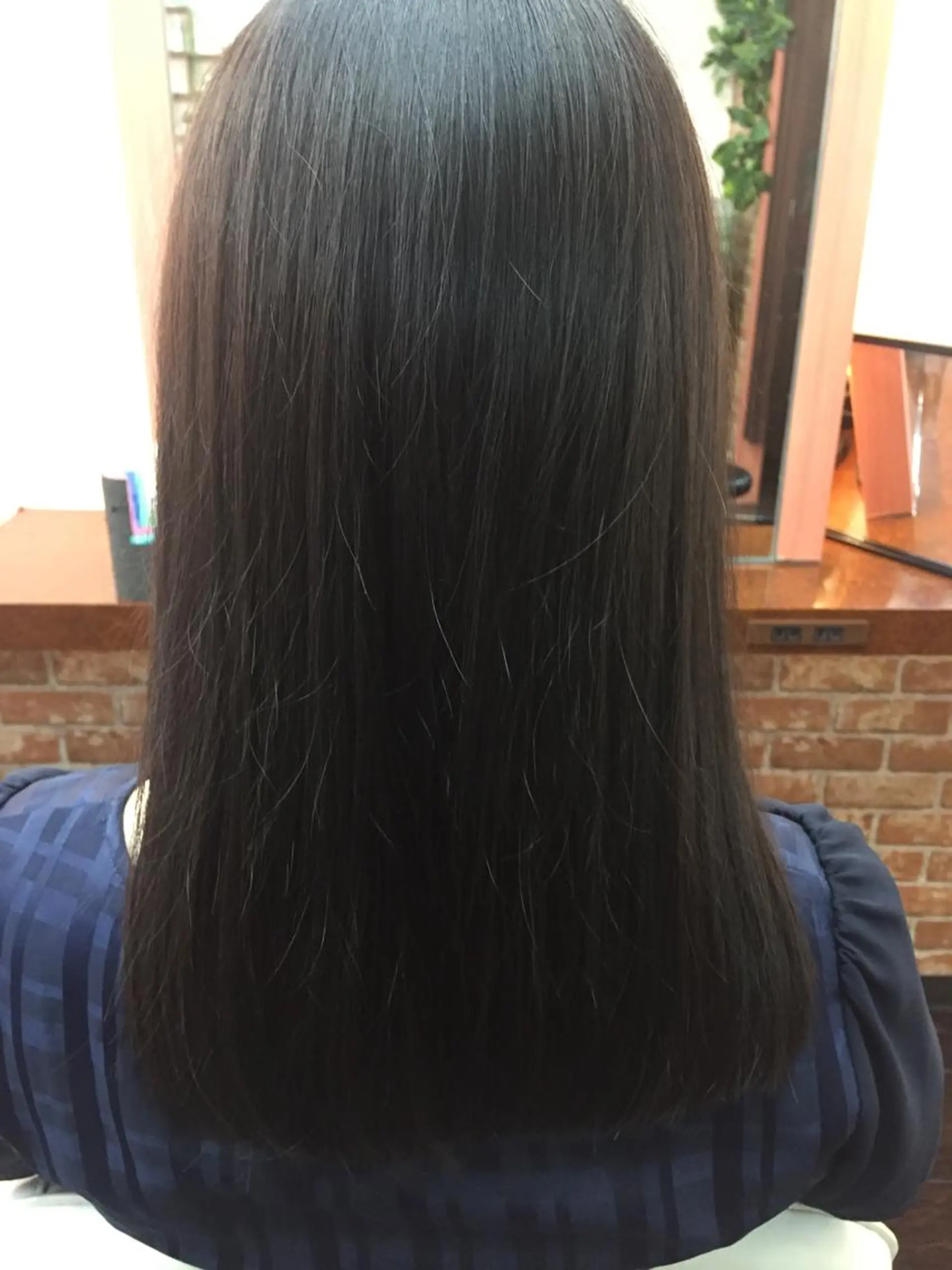 セミロング パーマ 桧山 真のヘアスタイル