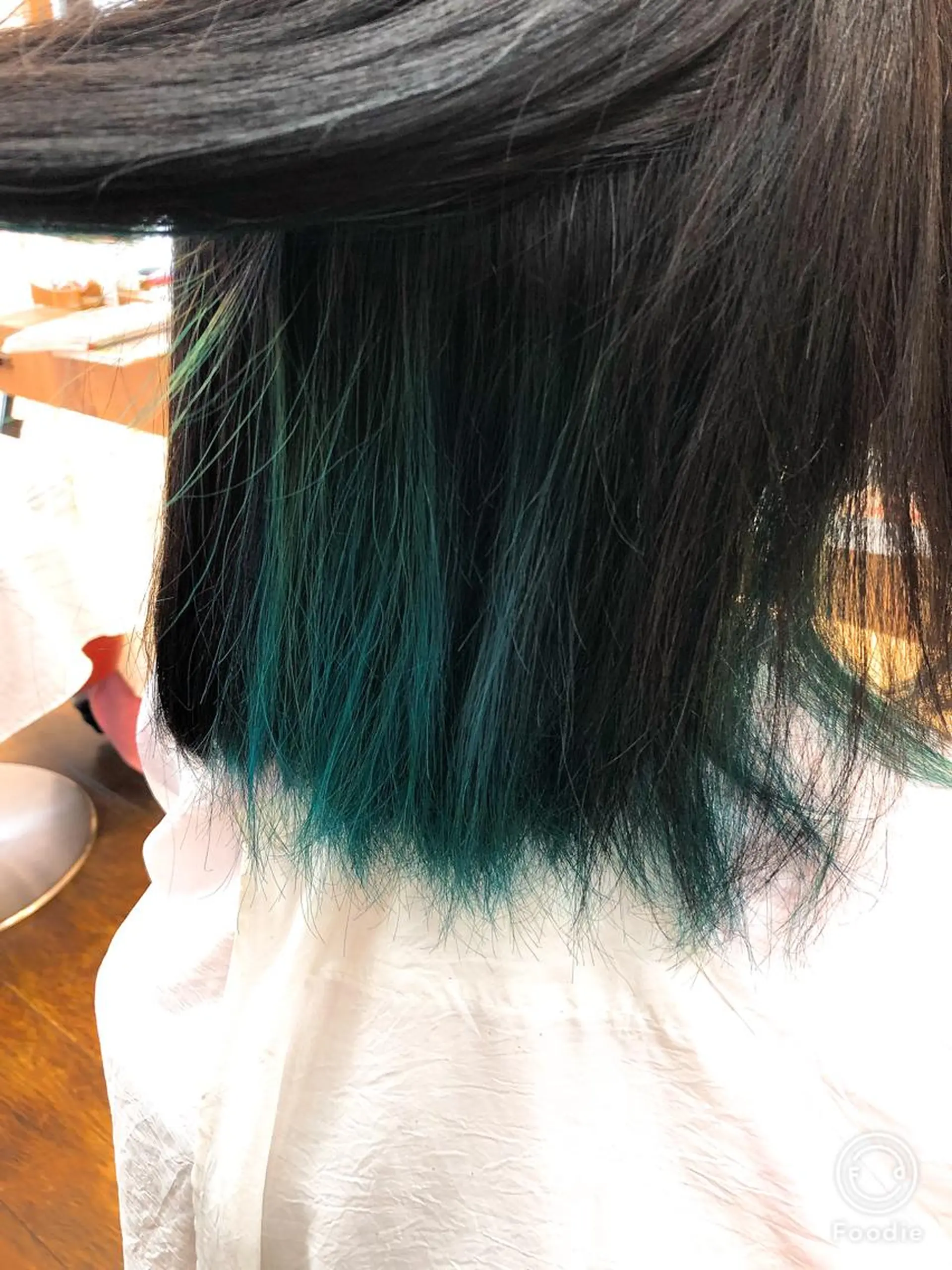 ショート カラー エメラルドグリーン インナーカラー 大野 まゆのヘアスタイル