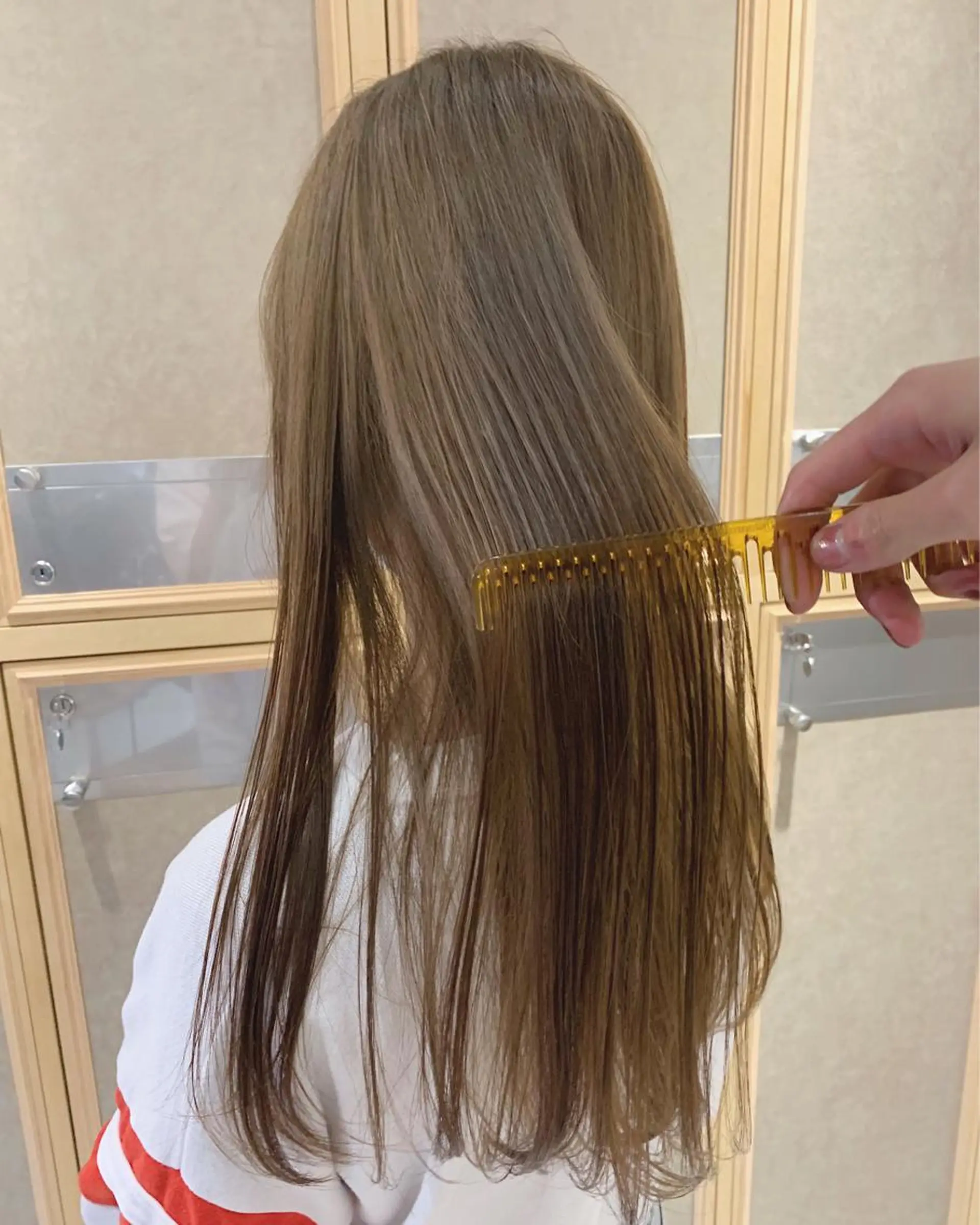 ミディアム カラー ベージュカラー ブリーチ ブリーチなしカラー オリーブベージュ チバ タクミのヘアスタイル