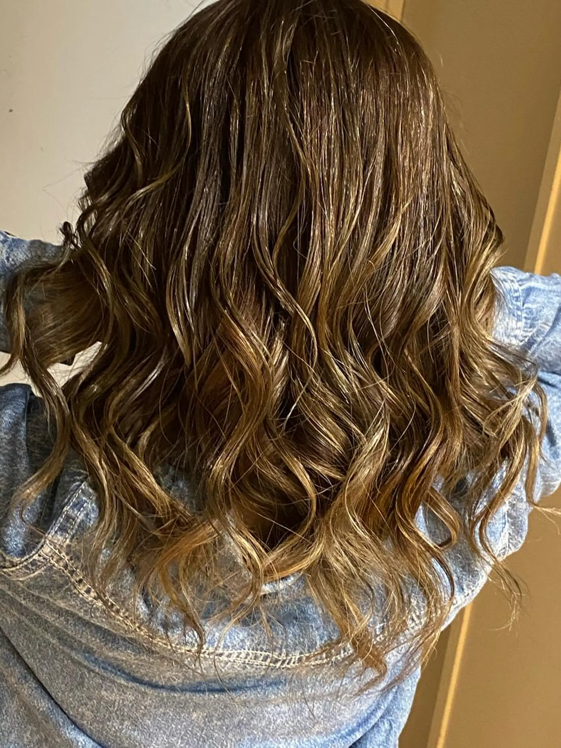 セミロング カラー ヘアアレンジ ベージュカラー グレージュ ハイライトカラー ハイライト 久米 治仁のヘアスタイル