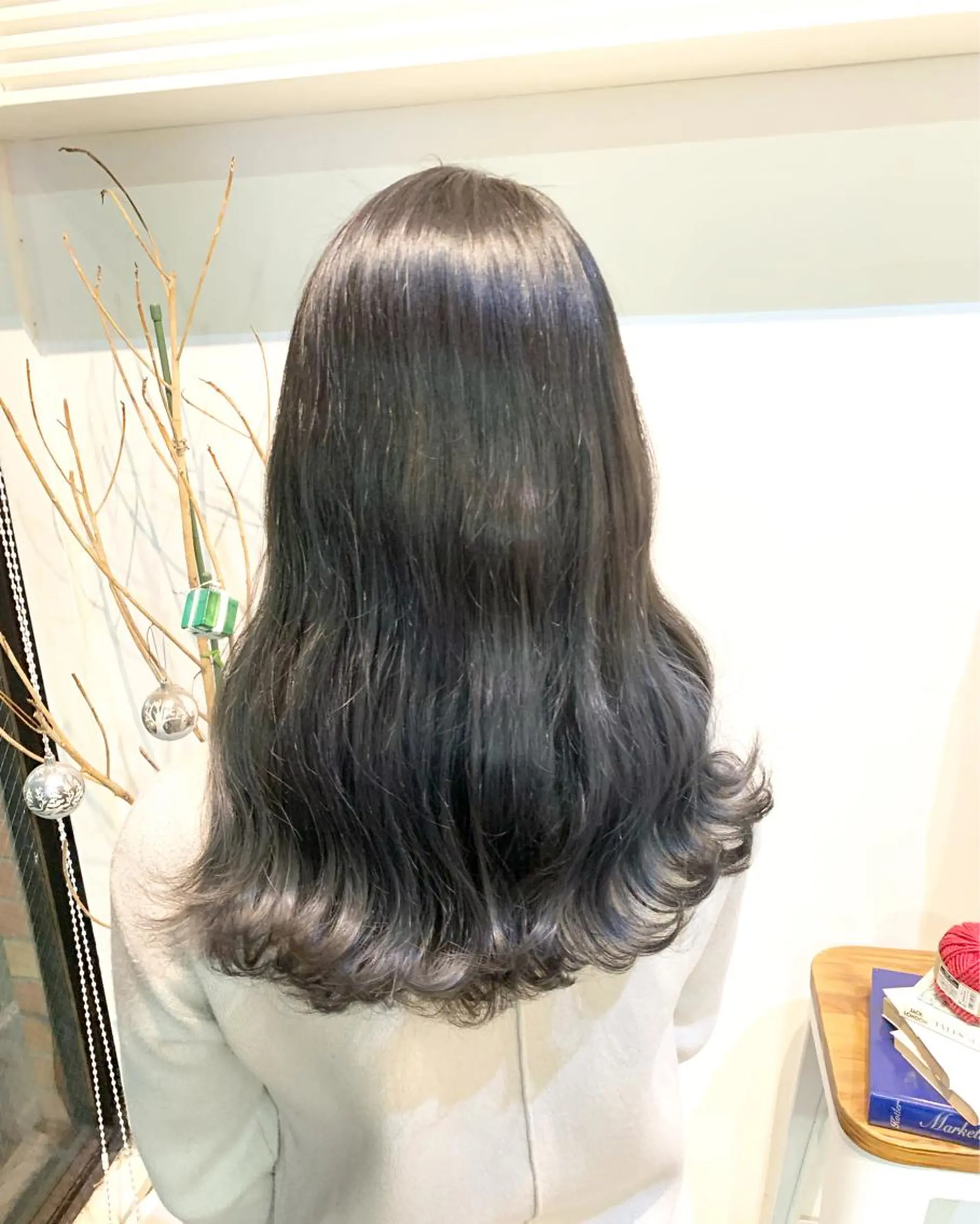 セミロング カラー ヘアアレンジ 黒髪 ブルーカラー ブルーブラック 透明感カラー シルバー ヘアカラー トリートメント ヘッドスパ ヘアセット 大宮/山口 竣也のヘアスタイル