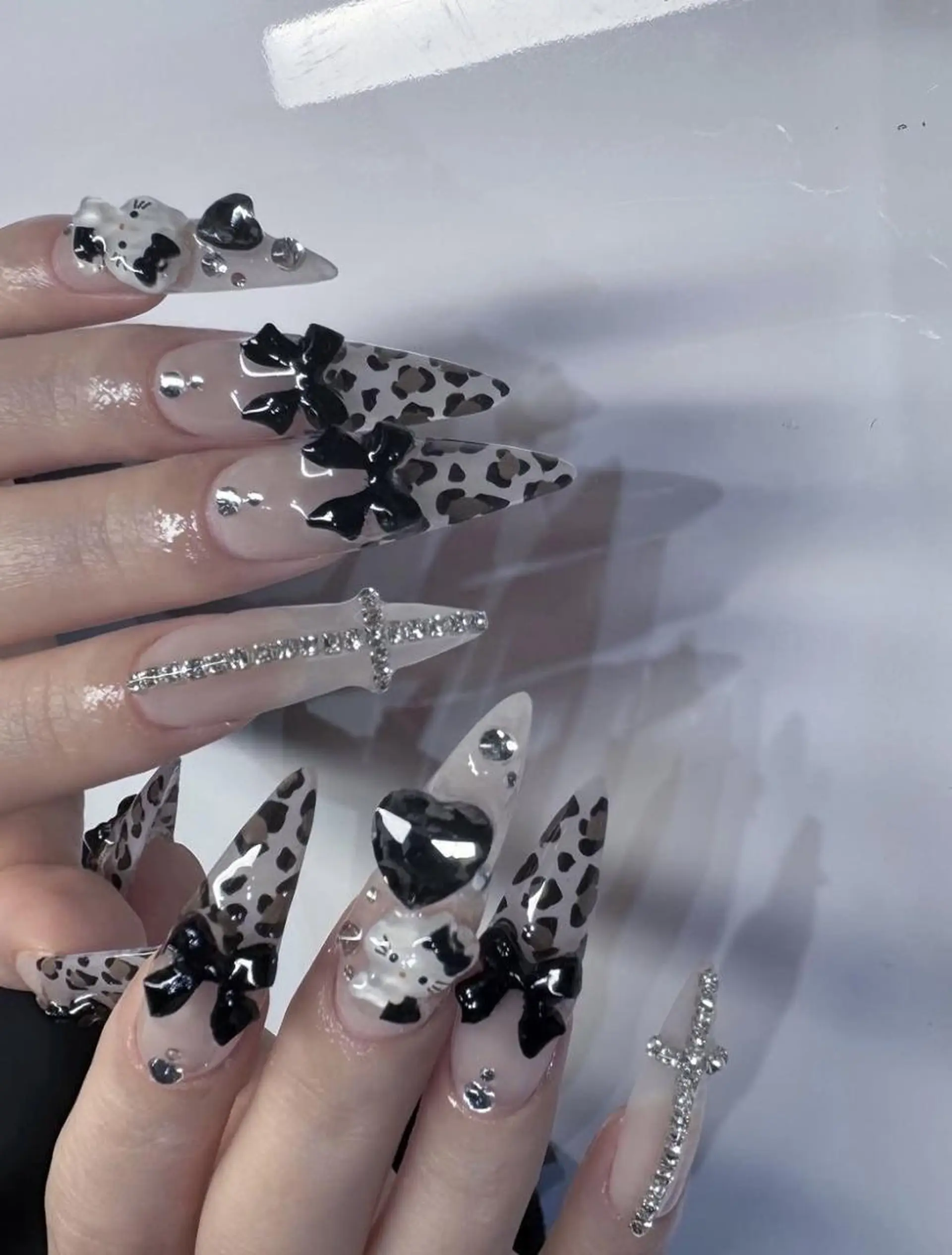 ネイル 長さ出し フレンチネイル グラデーション 卒業式 マグネットネイル ハンドネイル MIHANA NAILのネイルデザイン