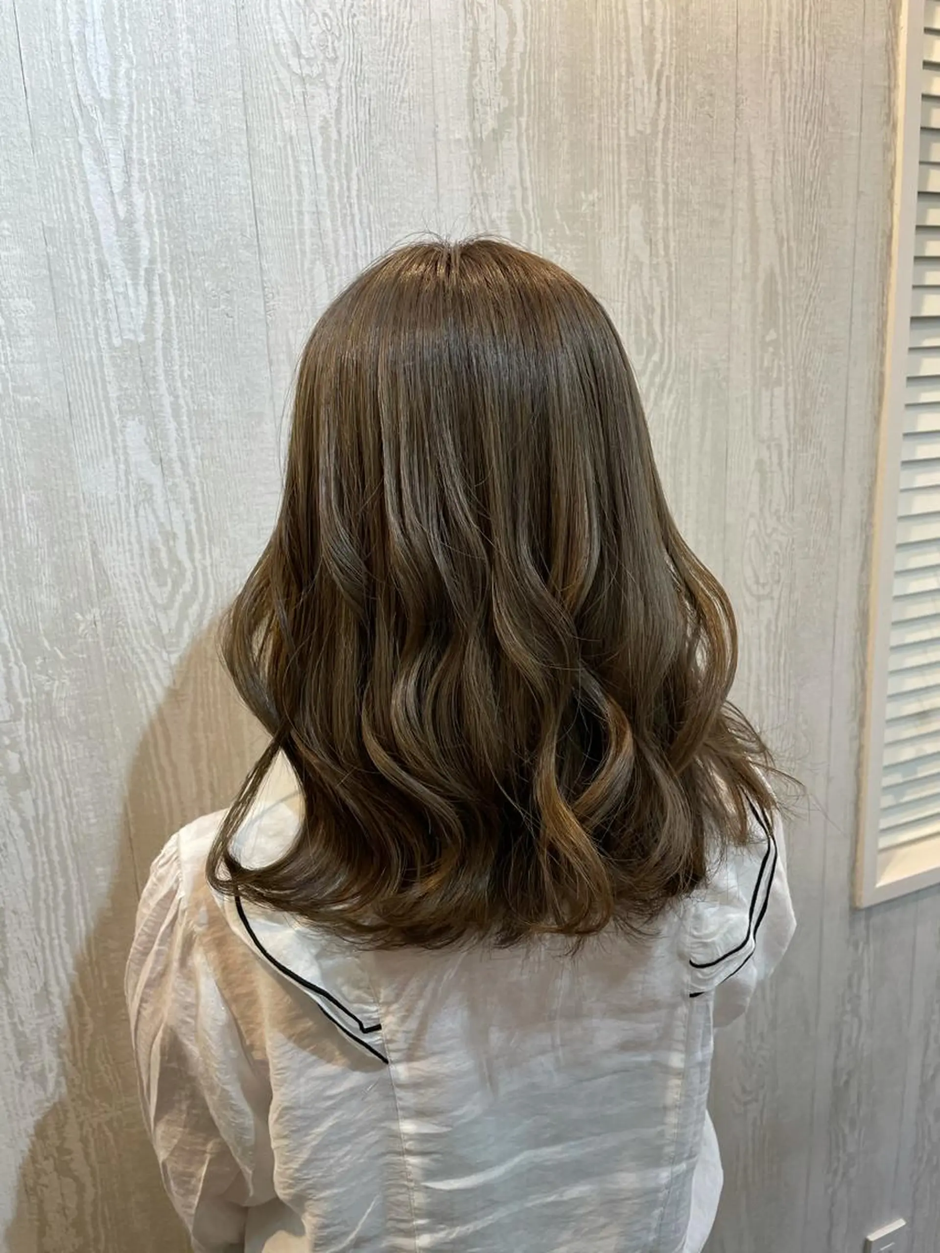 ミディアム カラー ブリーチ グレージュ カット ヘアカラー トリートメント TELA HAIR 守谷のヘアスタイル