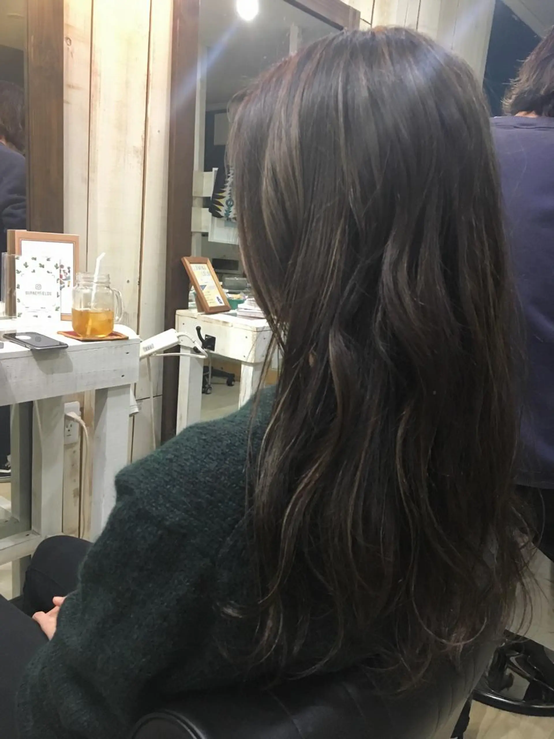 ロング カラー ハイライトカラー ハイライト 鷺谷 玲奈のヘアスタイル