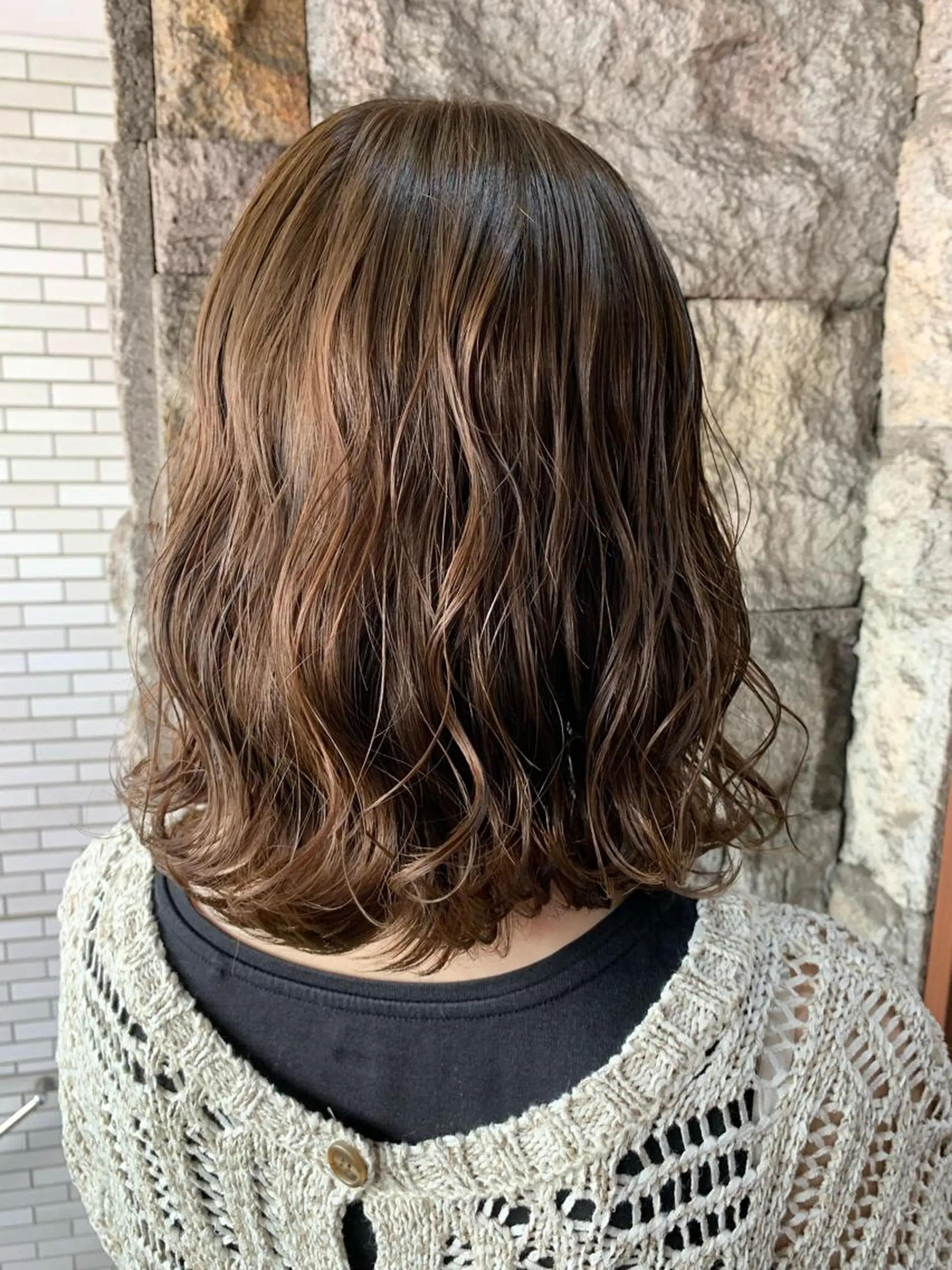 ミディアム カラー 蓮見  友里のヘアスタイル