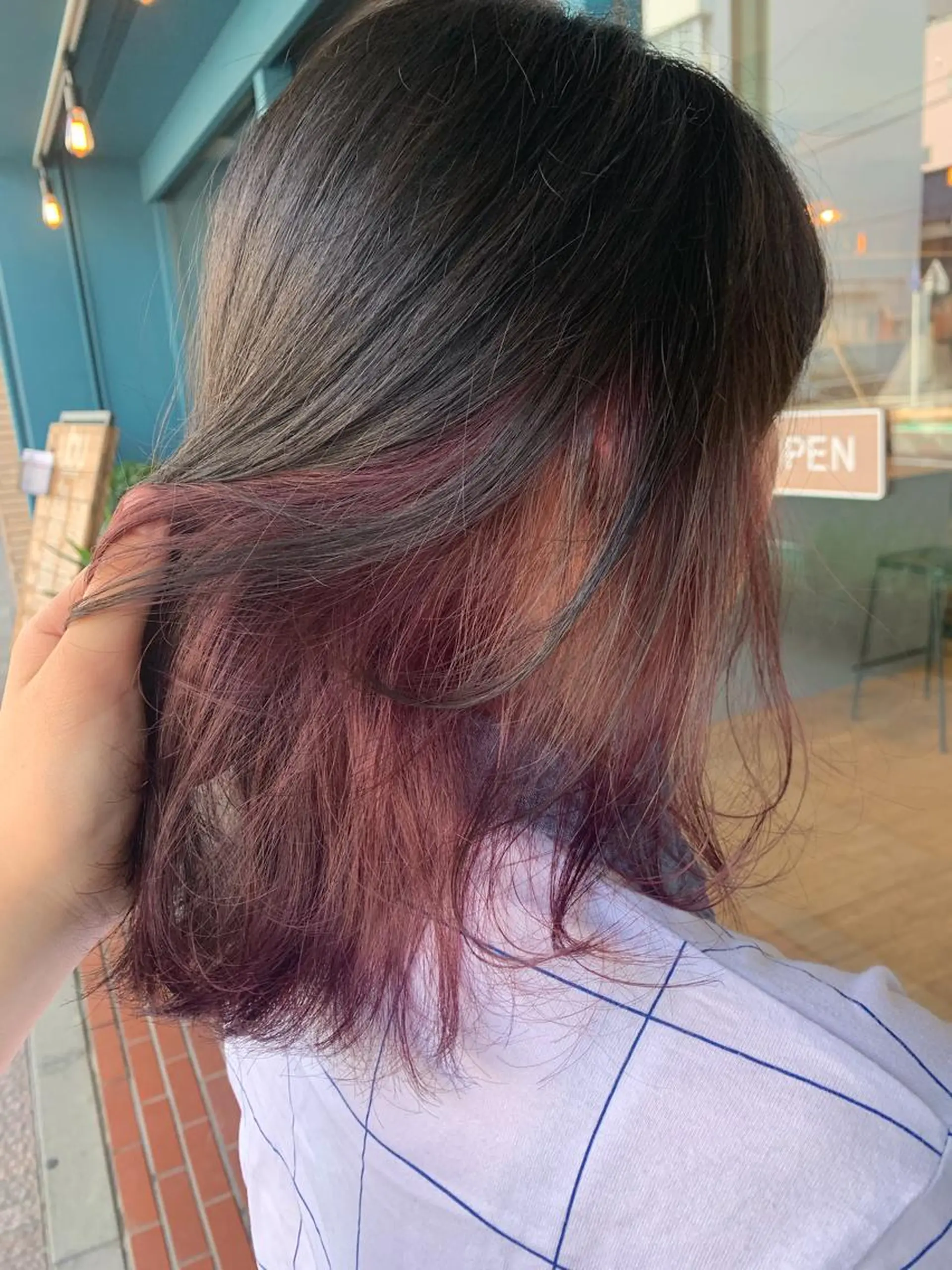 ミディアム パープルカラー Loa misakiのヘアスタイル